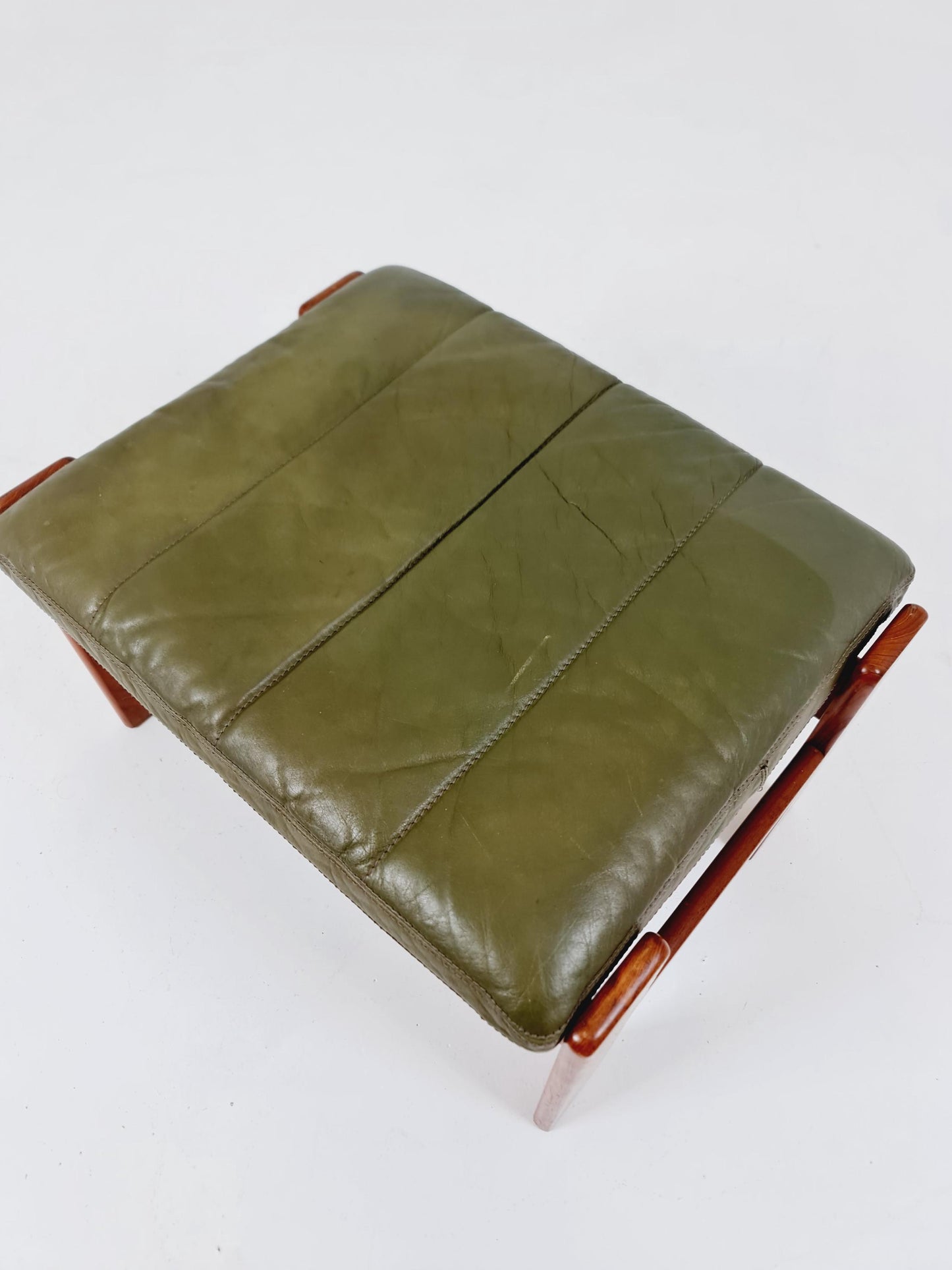 Mid century modern danish Teakl ottoman/stool, By Skippers Möbler 1960s
