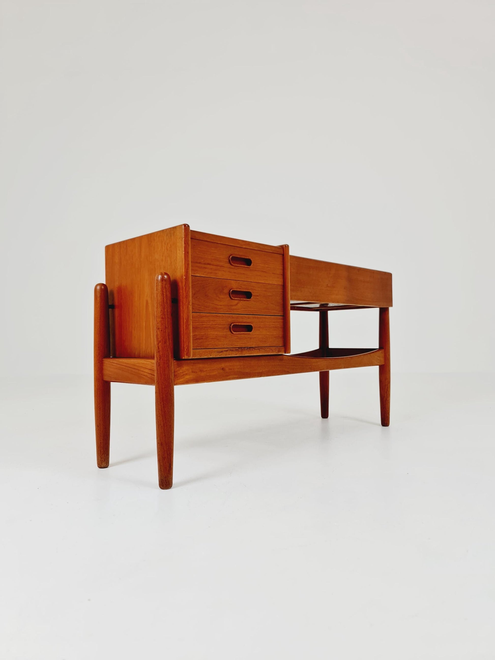 Danish teak plant table/ hallway table Arne wahl Iversen, 1960s
