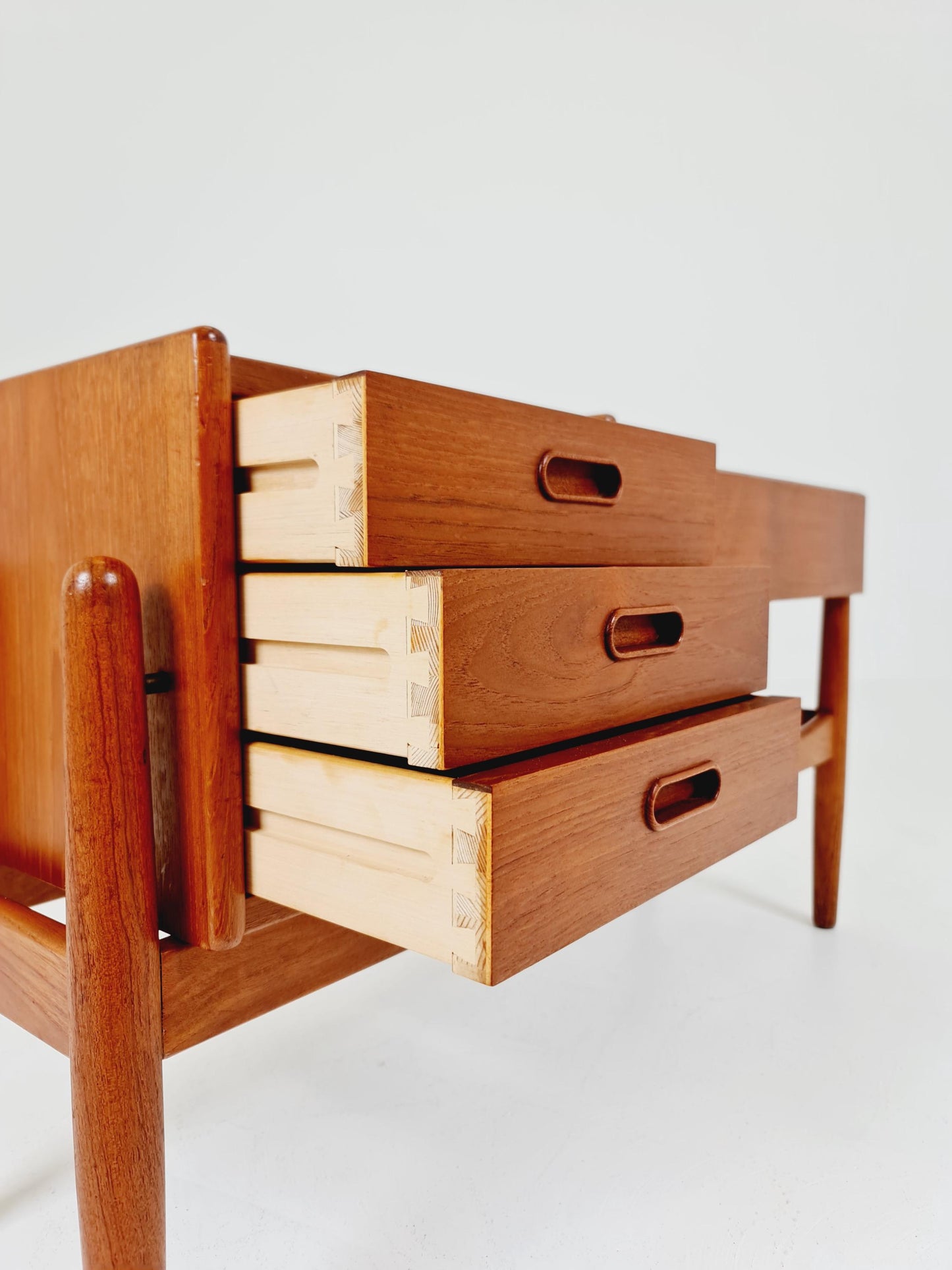 Danish teak plant table/ hallway table Arne wahl Iversen, 1960s