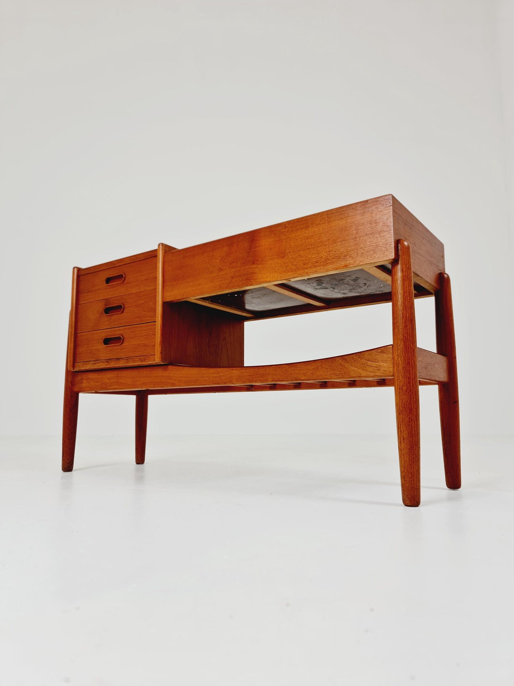 Danish teak plant table/ hallway table Arne wahl Iversen, 1960s