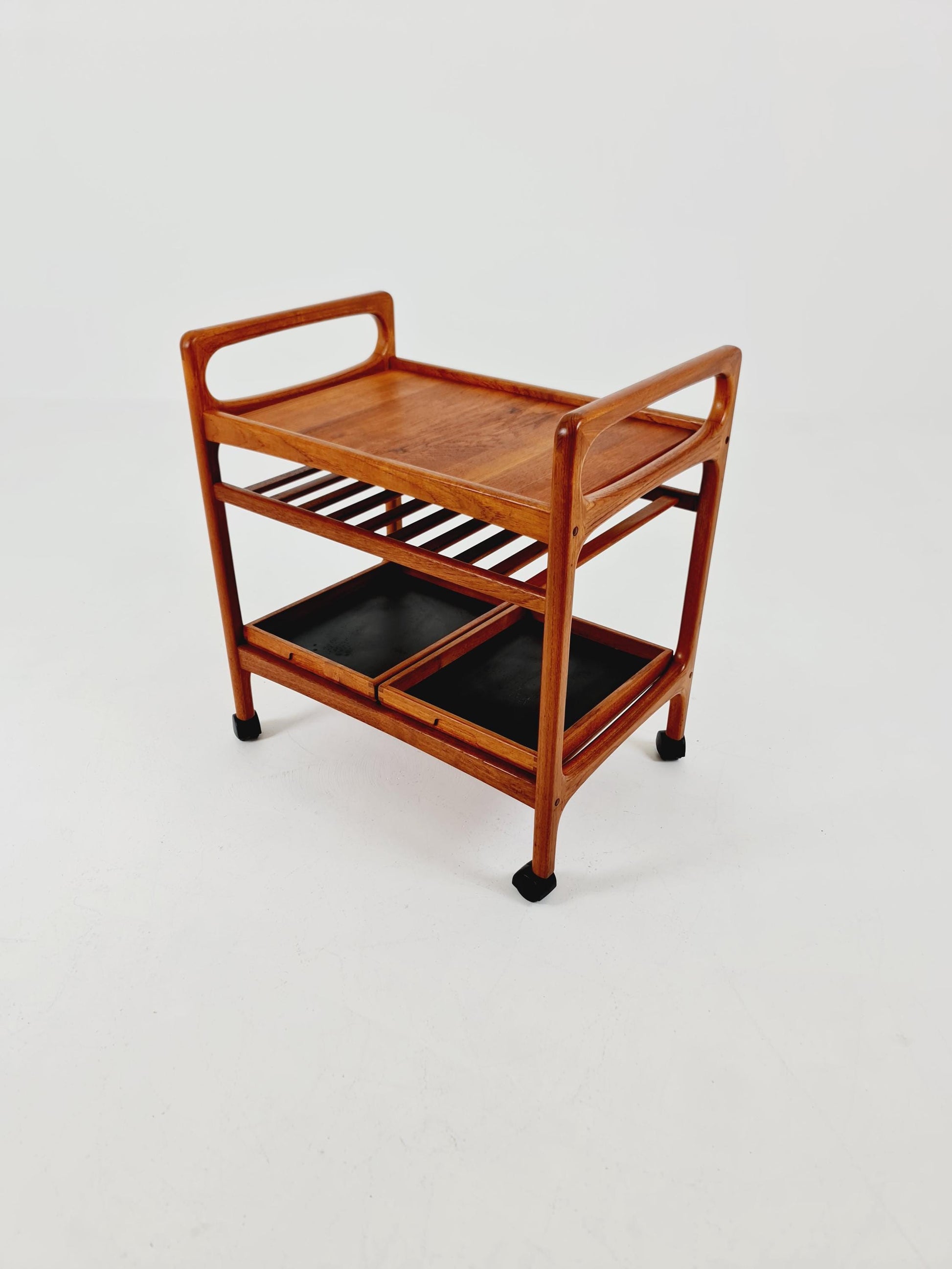 Vintage mid century danish trolley in solid teak/ bar cart By Salling Stolefabrik, 1960s