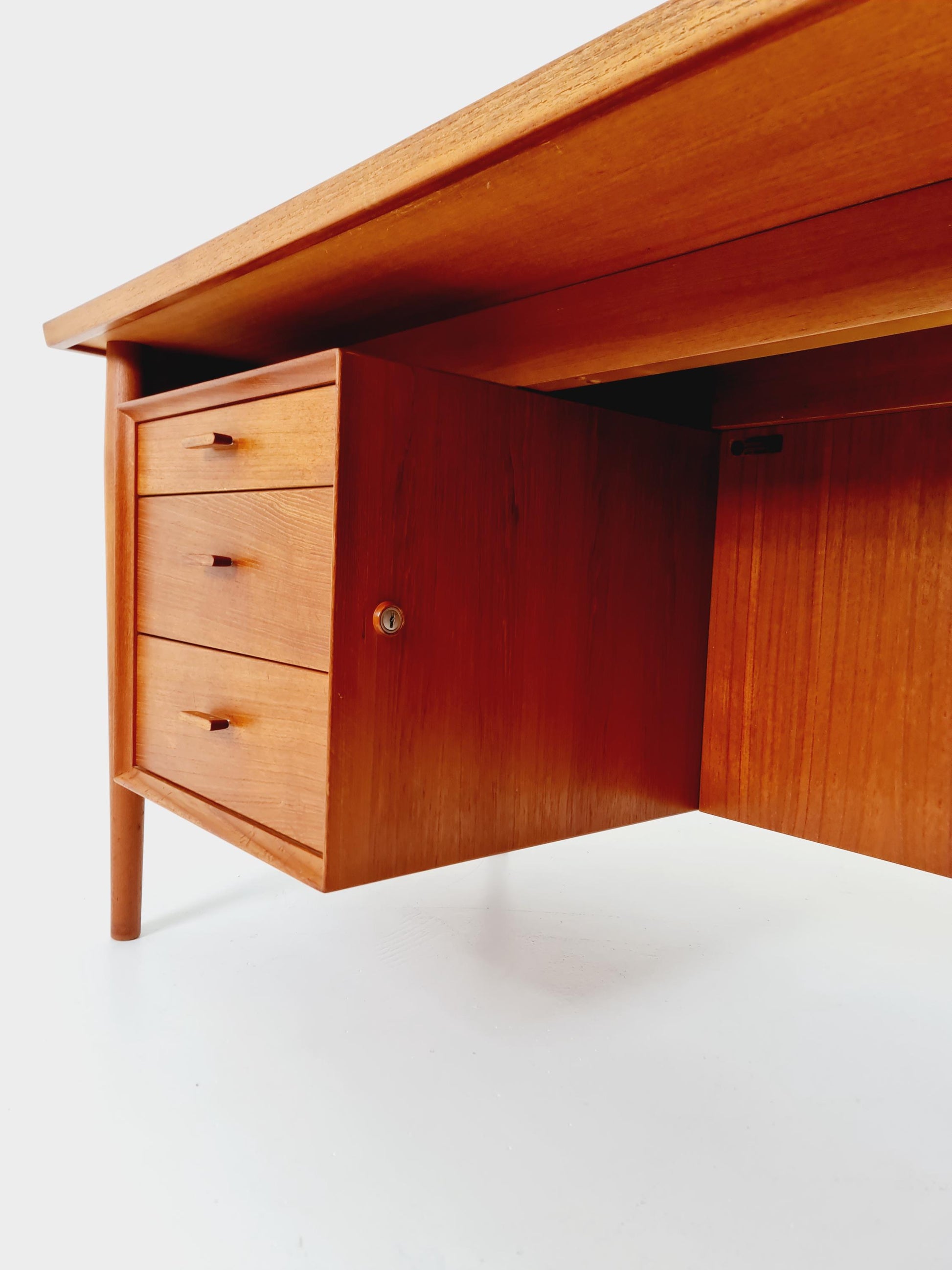Super Rare Danish Teak Freestanding desk by Arne vodder for Sibast Denmark, 1960s