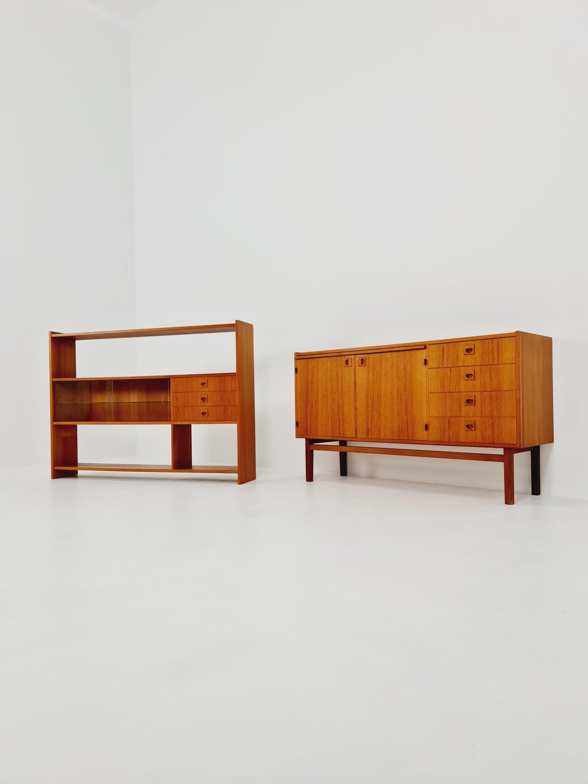 Danish freestanding vintage bookshelf system/ book case teak by Bengt Ruda, 1960s