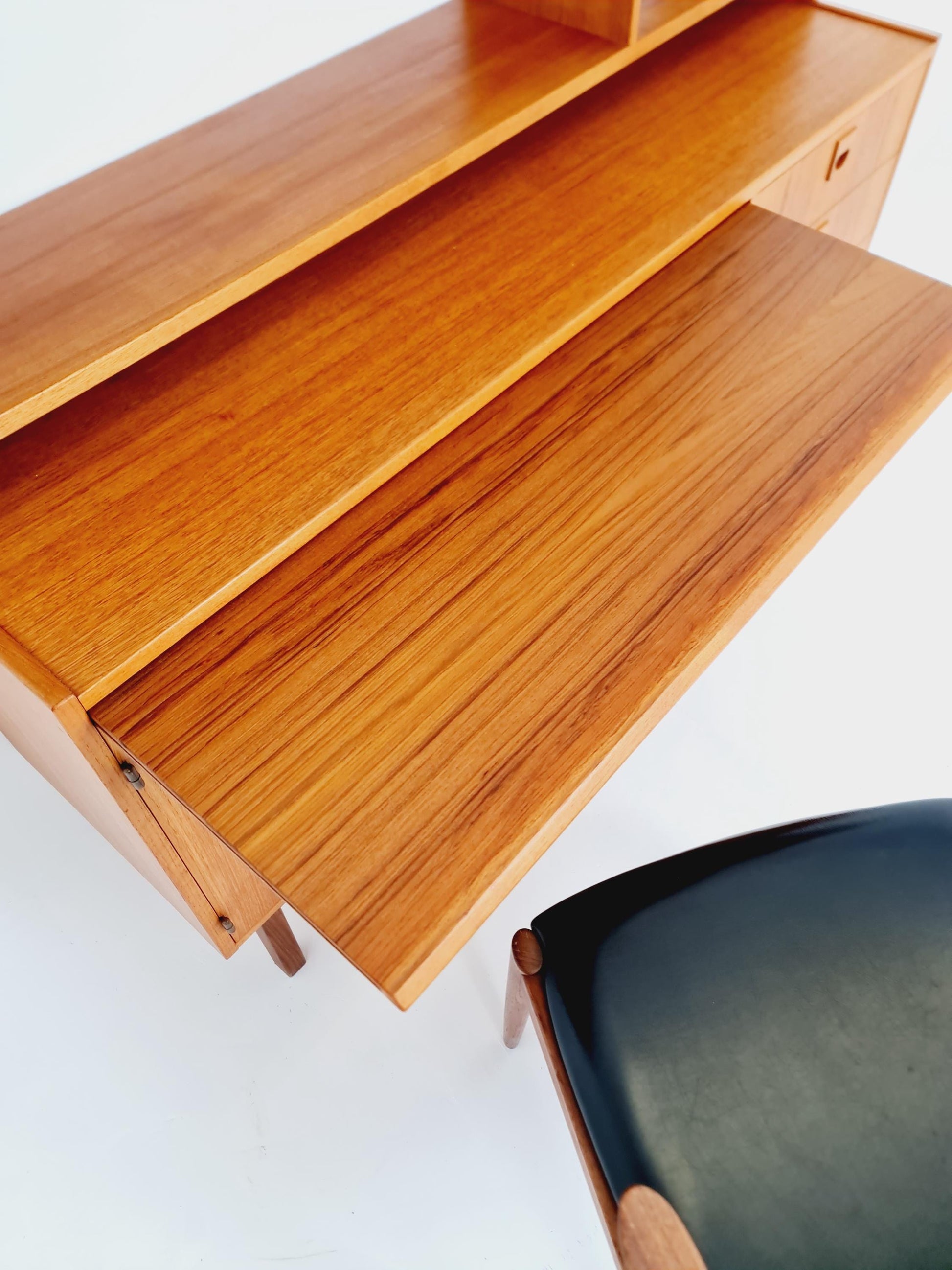 Danish freestanding vintage bookshelf system/ book case teak by Bengt Ruda, 1960s