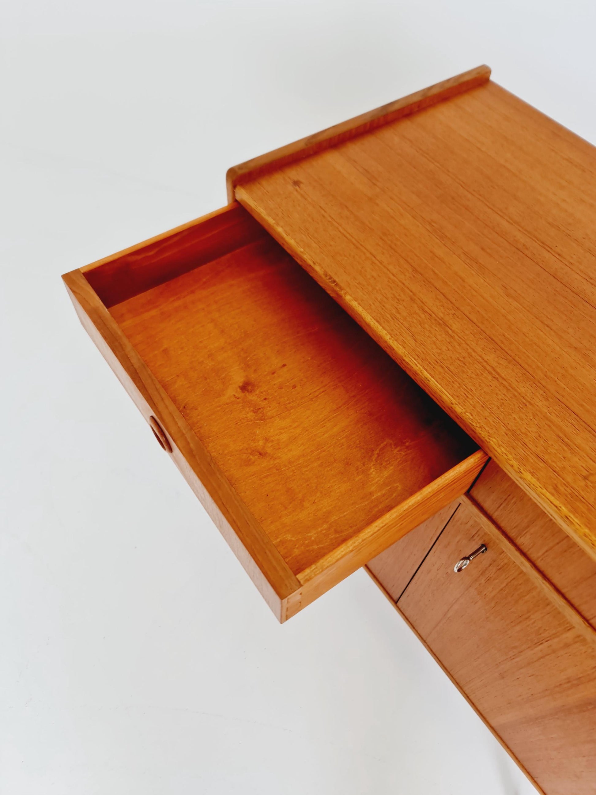Mid Century Modern Swedish Teak sideboard by B. Fridhagen for Bodafors, 1964
