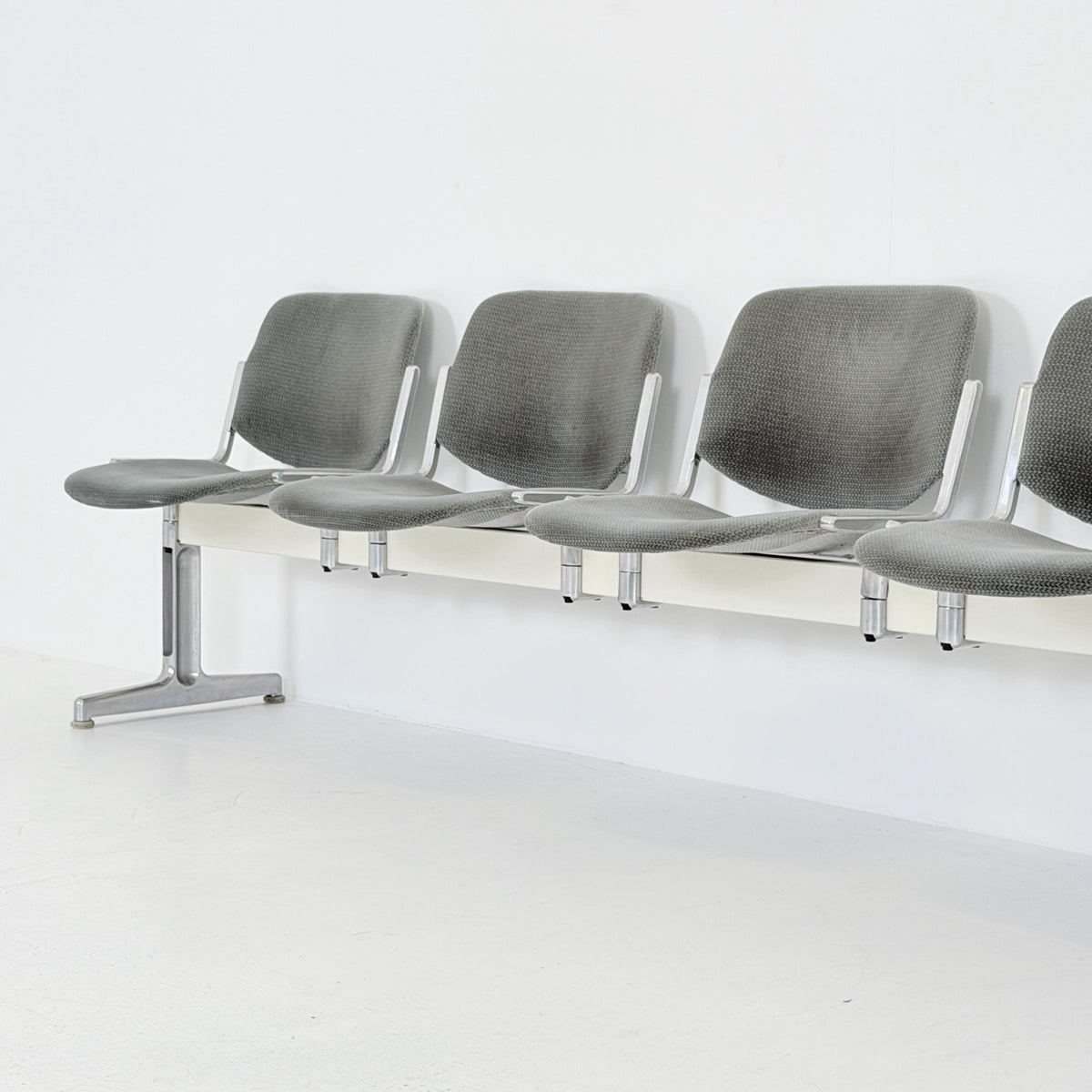 Rare Mid century Giancarlo Piretti Axis 3000 5-Seater Bench for Anonima Castelli, Italy, 1970s