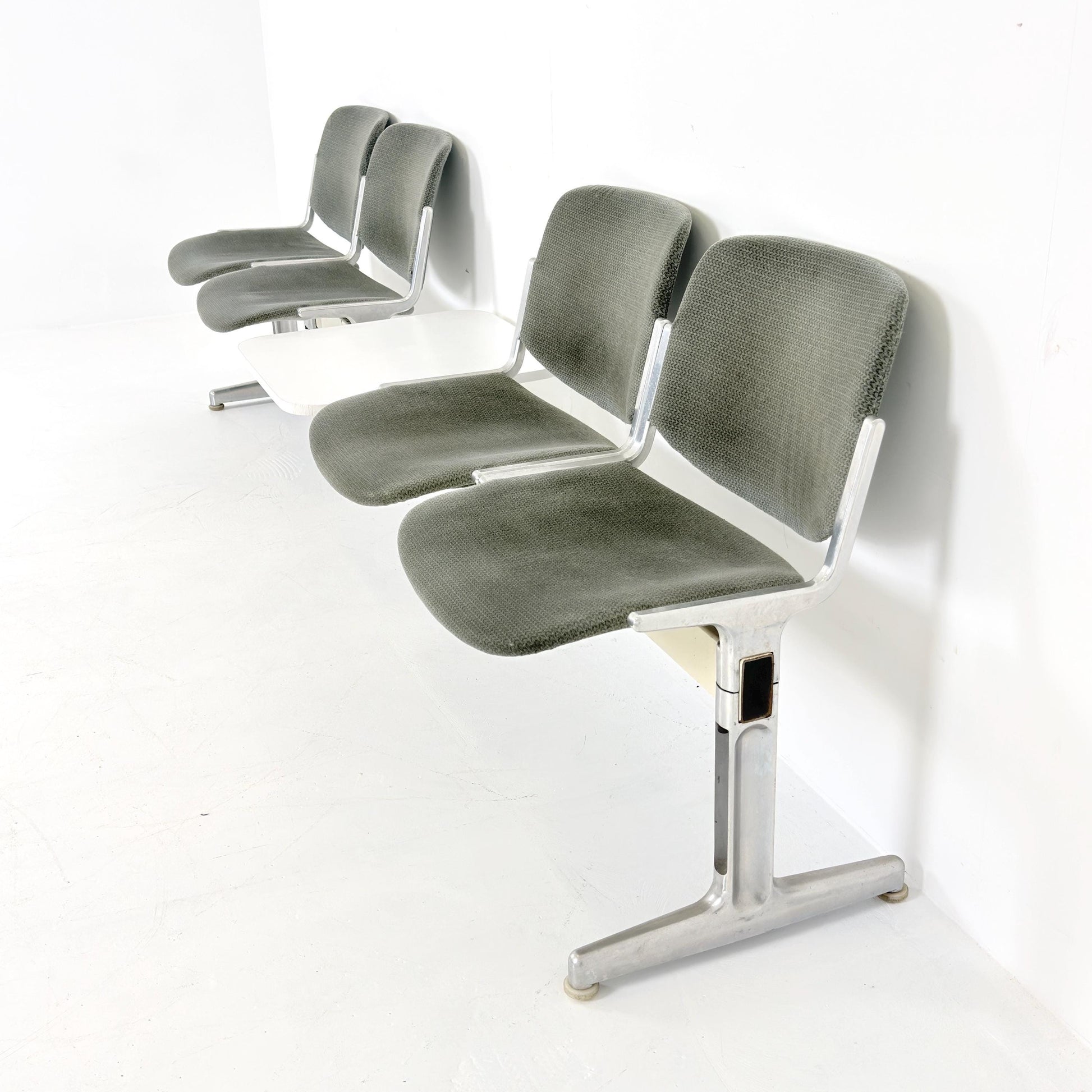 Rare Mid century Giancarlo Piretti Axis 3000 4-Seater Bench with Central Table for Anonima Castelli, Italy, 1970s