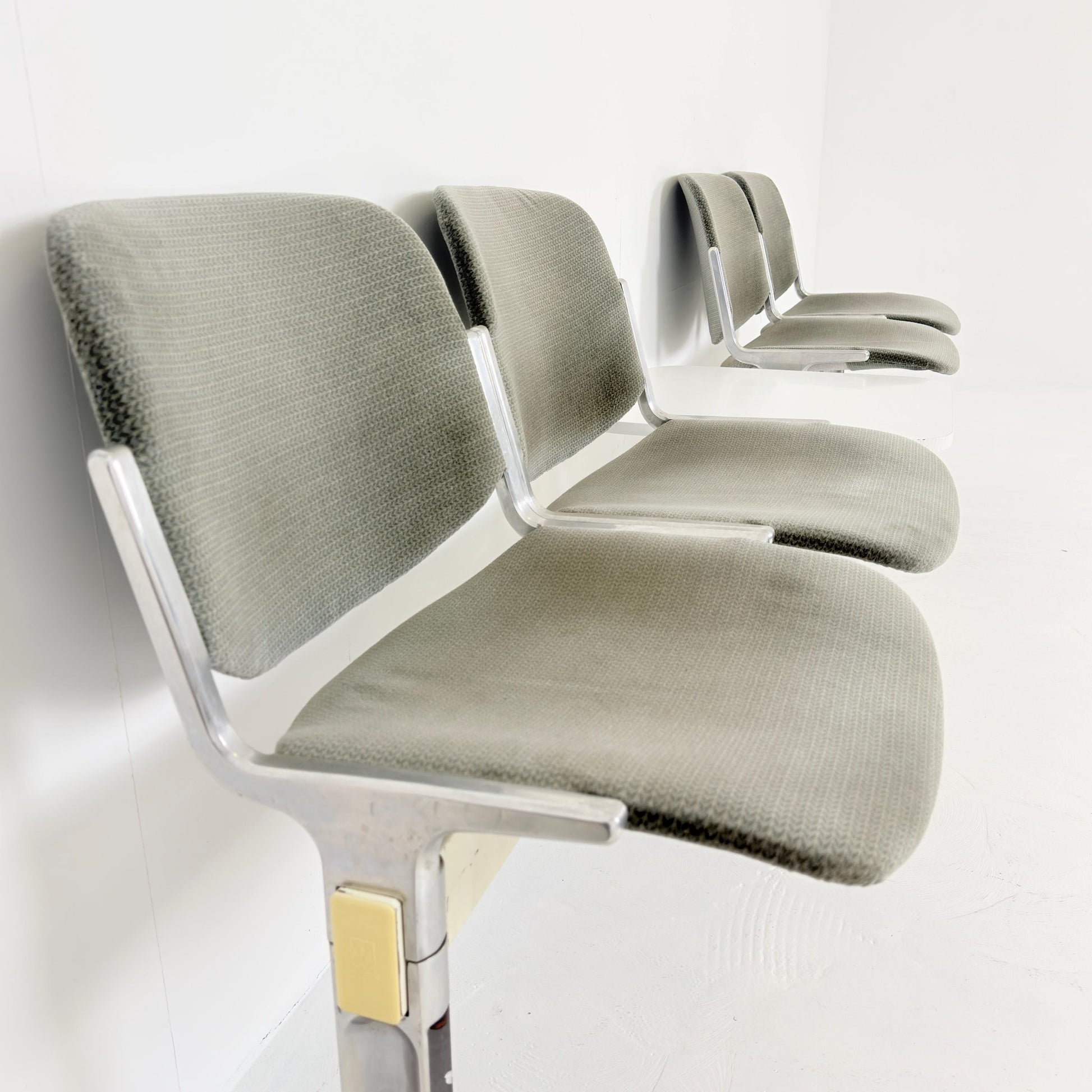 Rare Mid century Giancarlo Piretti Axis 3000 4-Seater Bench with Central Table for Anonima Castelli, Italy, 1970s