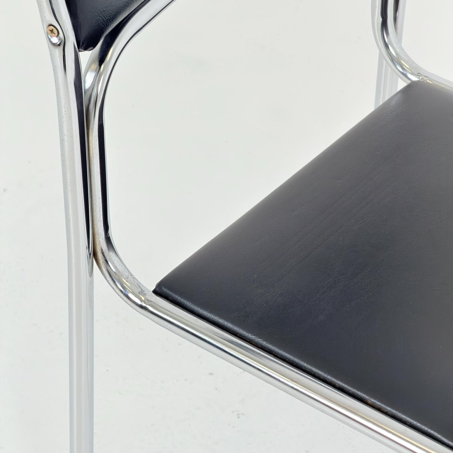 Mid Century Bauhaus minimalistic Tubular Chair | Black Faux Leather | Minimalist Stackable Chair | 1980s Italy
