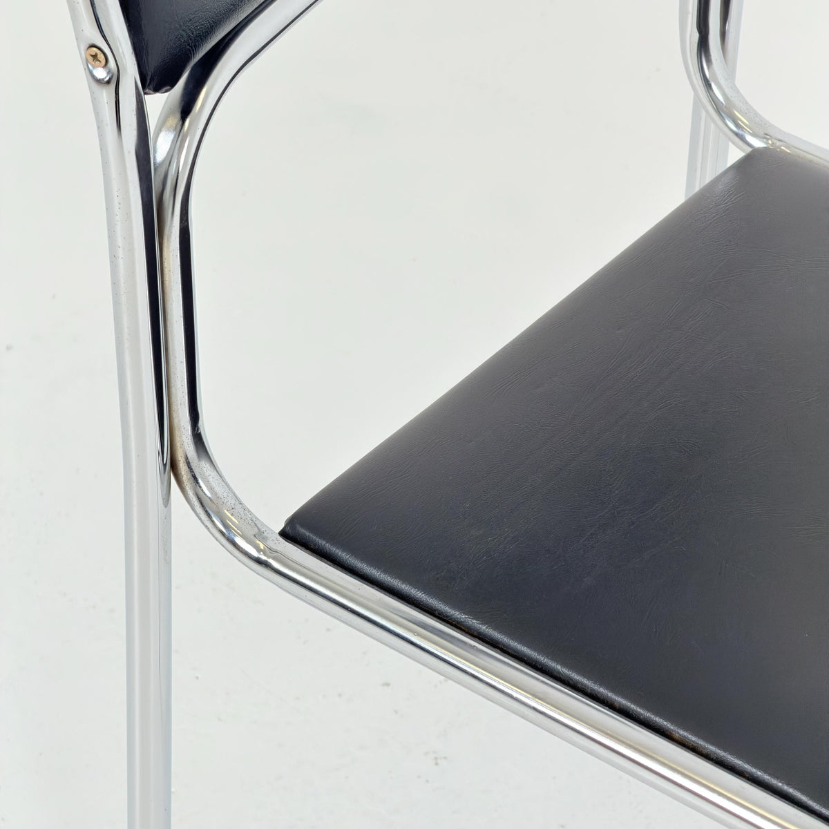 Mid Century Bauhaus minimalistic Tubular Chair | Black Faux Leather | Minimalist Stackable Chair | 1980s Italy