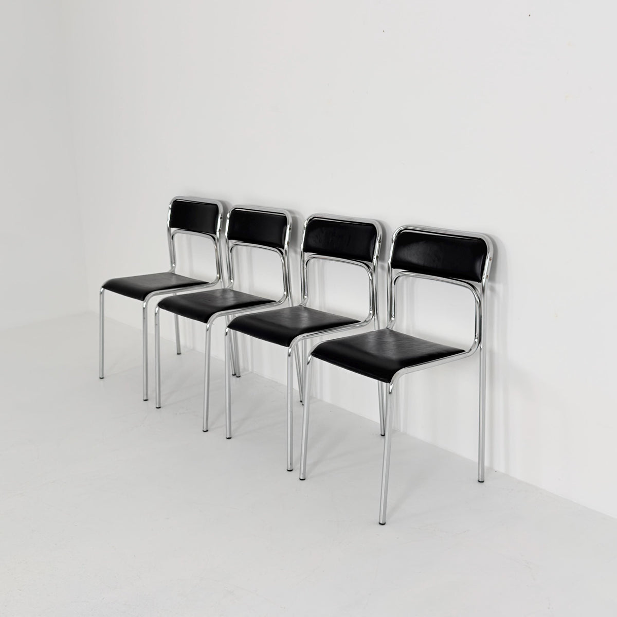 Set of 4 Mid Century Bauhaus minimalistic Tubular Chairs | Black Faux Leather | Minimalist Stackable Chair | 1980s Italy