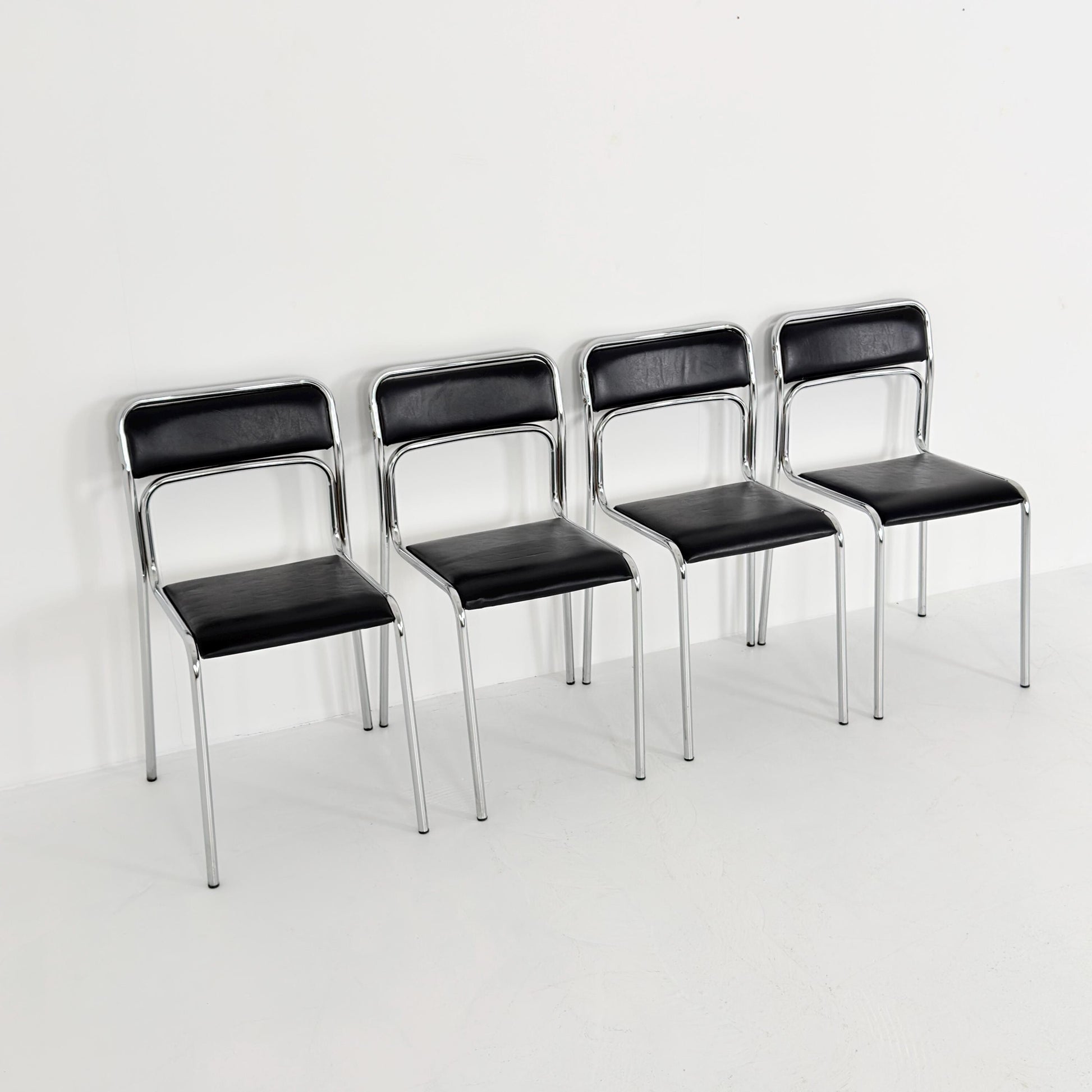 Set of 4 Mid Century Bauhaus minimalistic Tubular Chairs | Black Faux Leather | Minimalist Stackable Chair | 1980s Italy