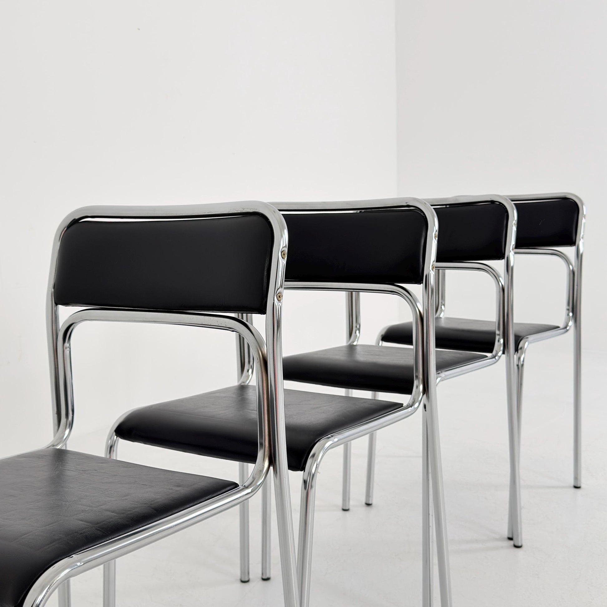 Set of 4 Mid Century Bauhaus minimalistic Tubular Chairs | Black Faux Leather | Minimalist Stackable Chair | 1980s Italy