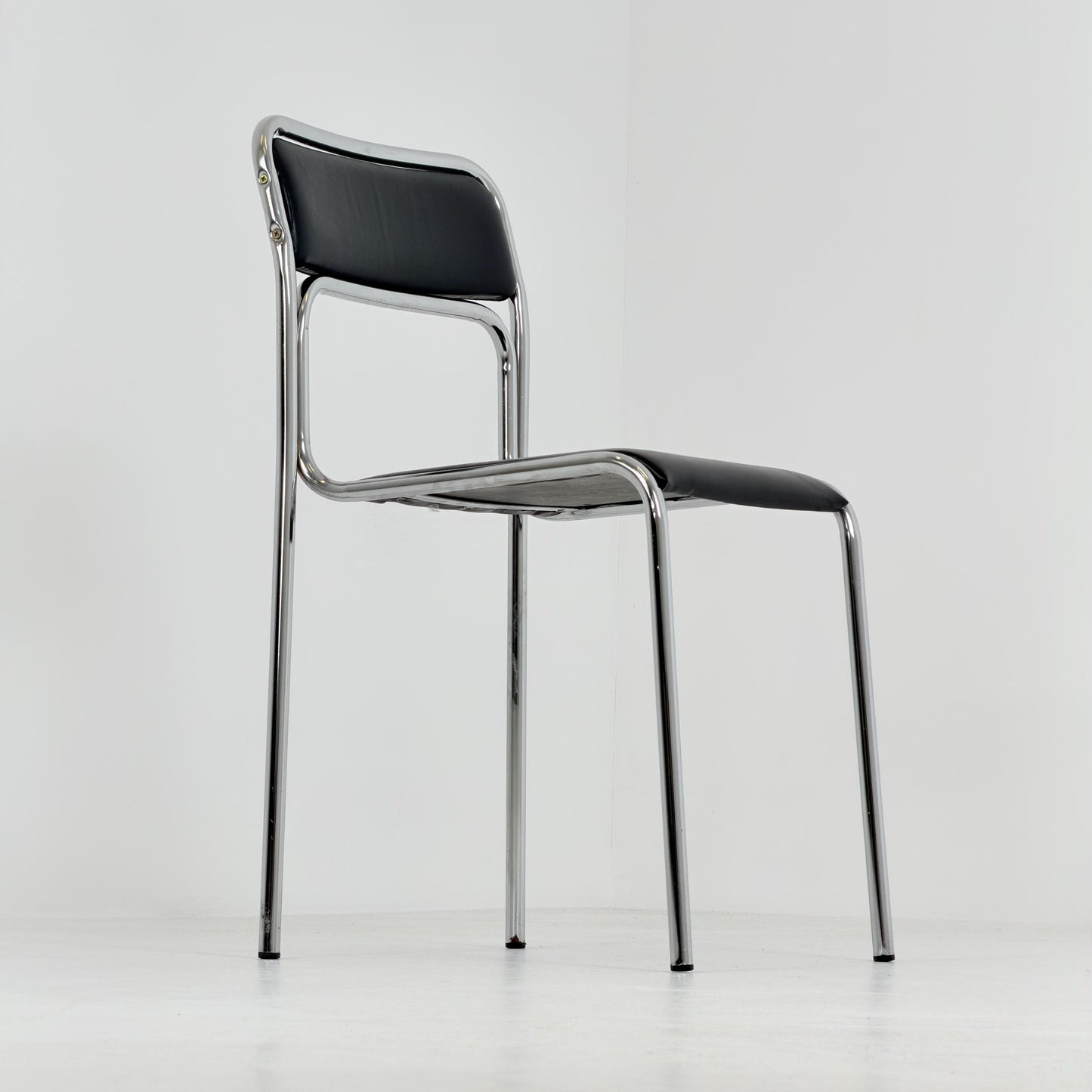 Set of 4 Mid Century Bauhaus minimalistic Tubular Chairs | Black Faux Leather | Minimalist Stackable Chair | 1980s Italy