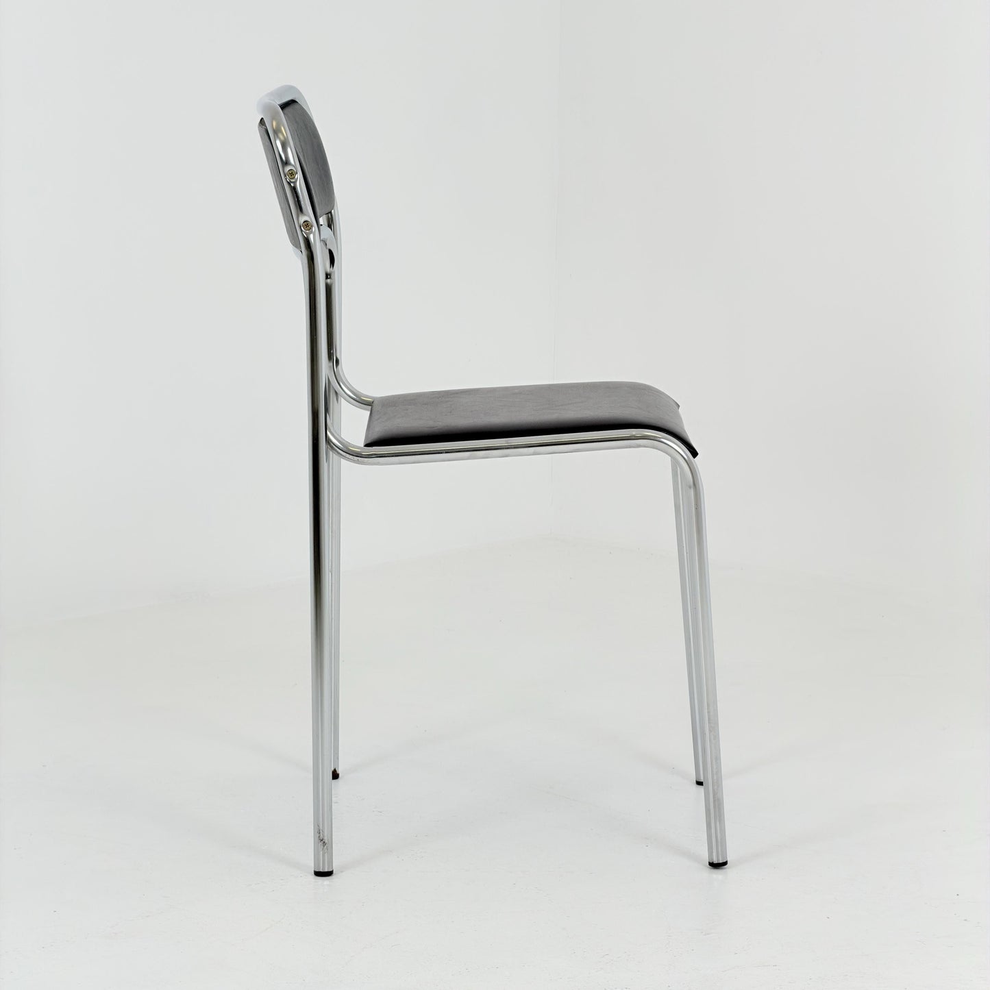 Set of 4 Mid Century Bauhaus minimalistic Tubular Chairs | Black Faux Leather | Minimalist Stackable Chair | 1980s Italy