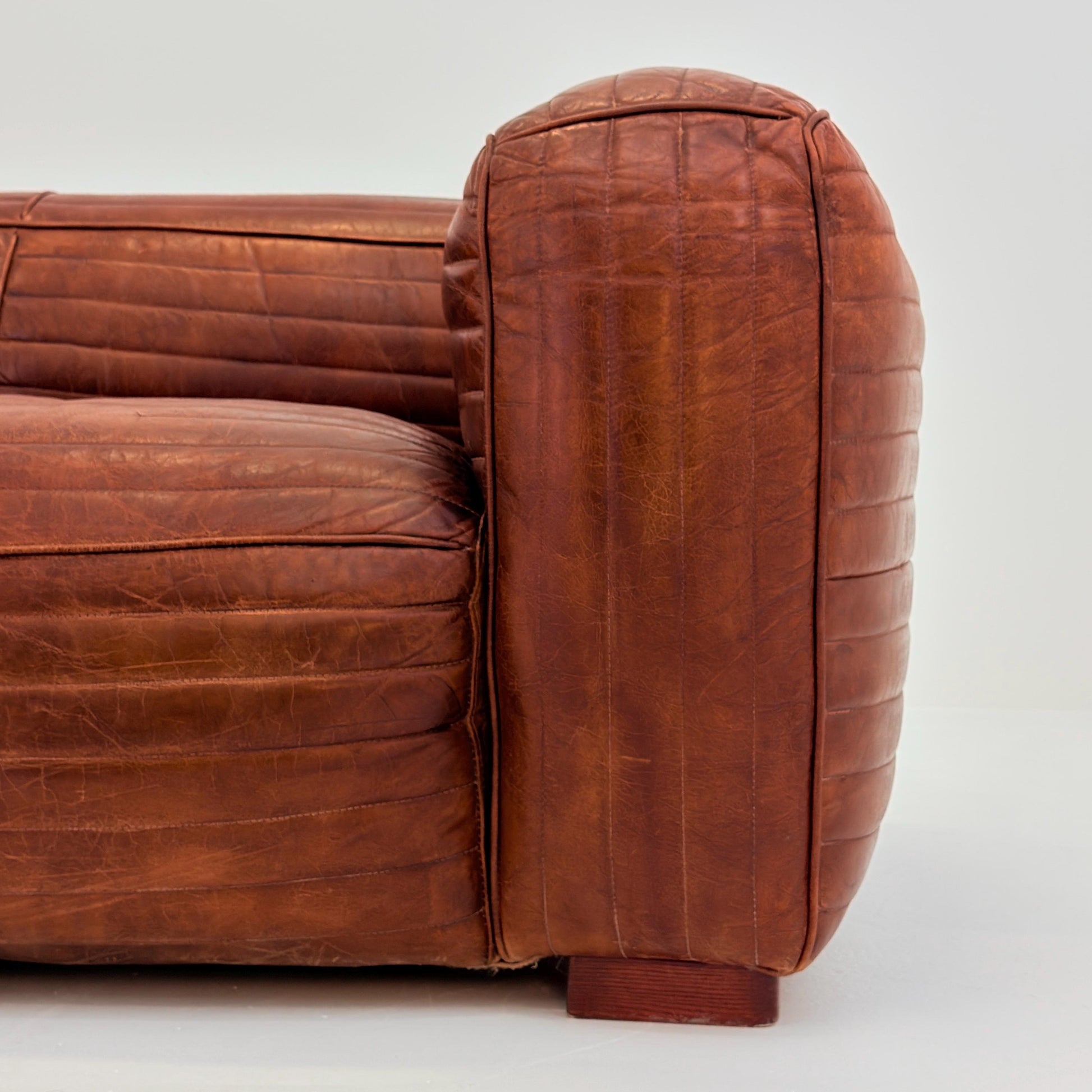Mid century Italian Belgrave Luxury Distressed brown 3-Seater Leather Sofa – 1980s Italy