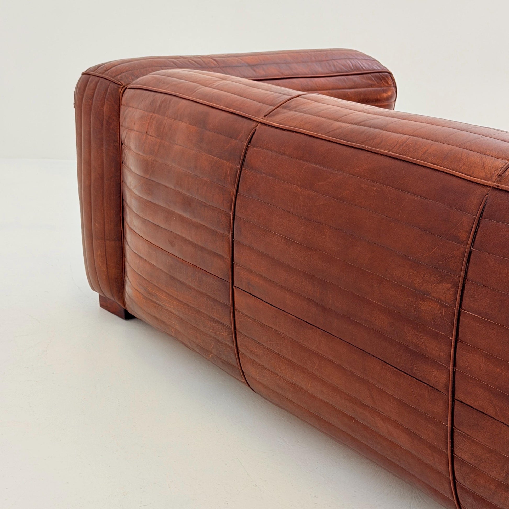 Mid century Italian Belgrave Luxury Distressed brown 3-Seater Leather Sofa – 1980s Italy