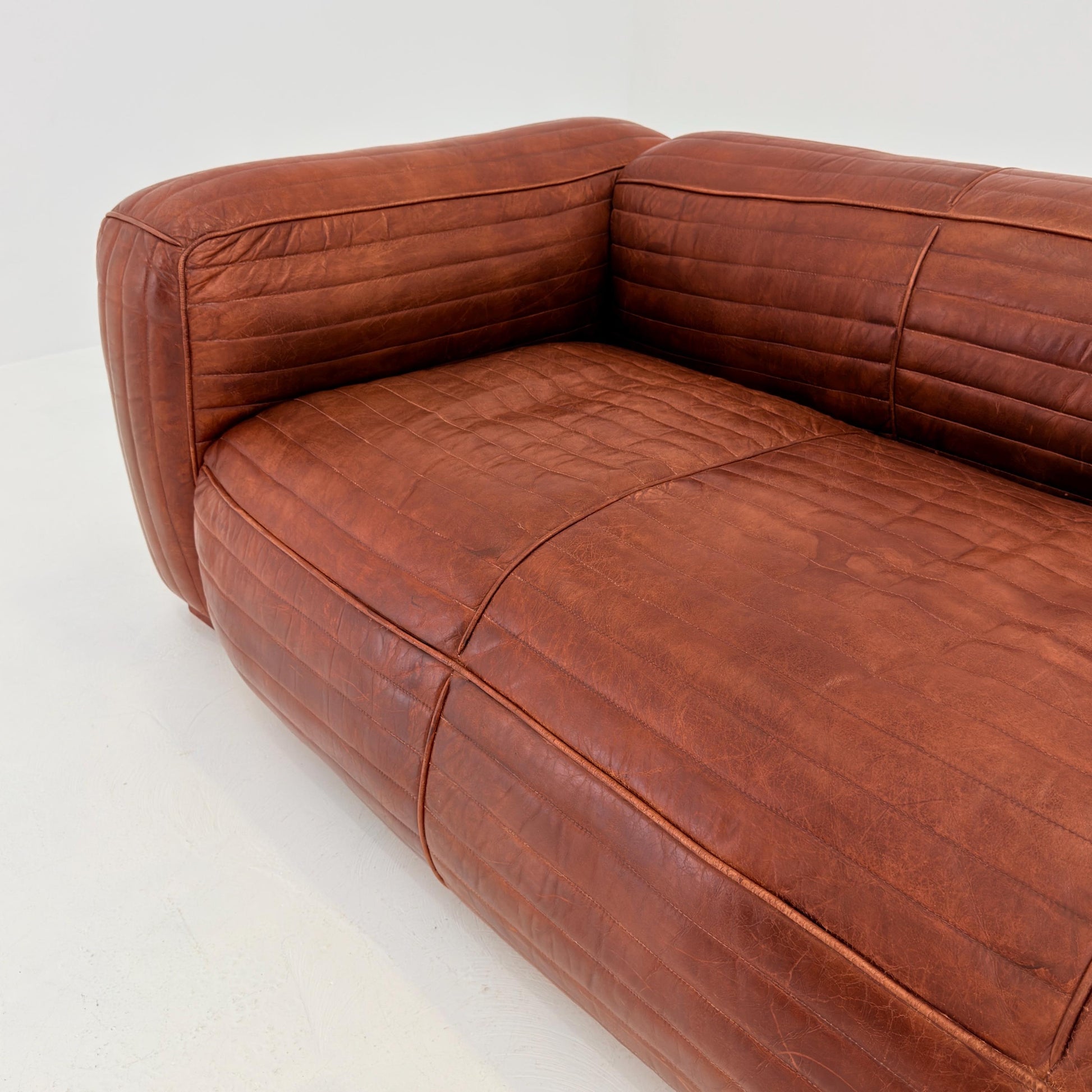 Mid century Italian Belgrave Luxury Distressed brown 3-Seater Leather Sofa – 1980s Italy