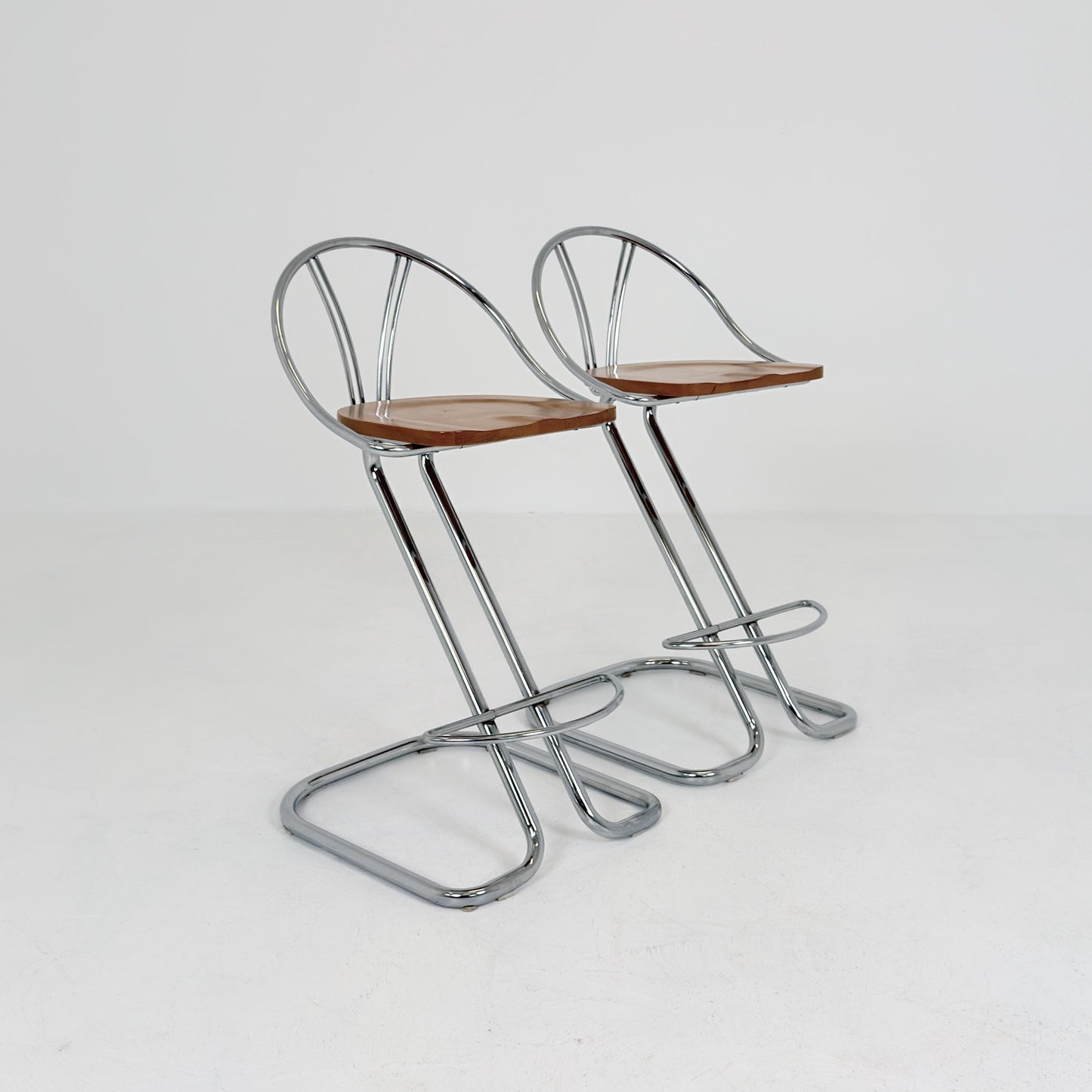 Set of 2 Vintage Italian Effezeta Bar Stools – 1980s Postmodern Chrome & Wooden Stools