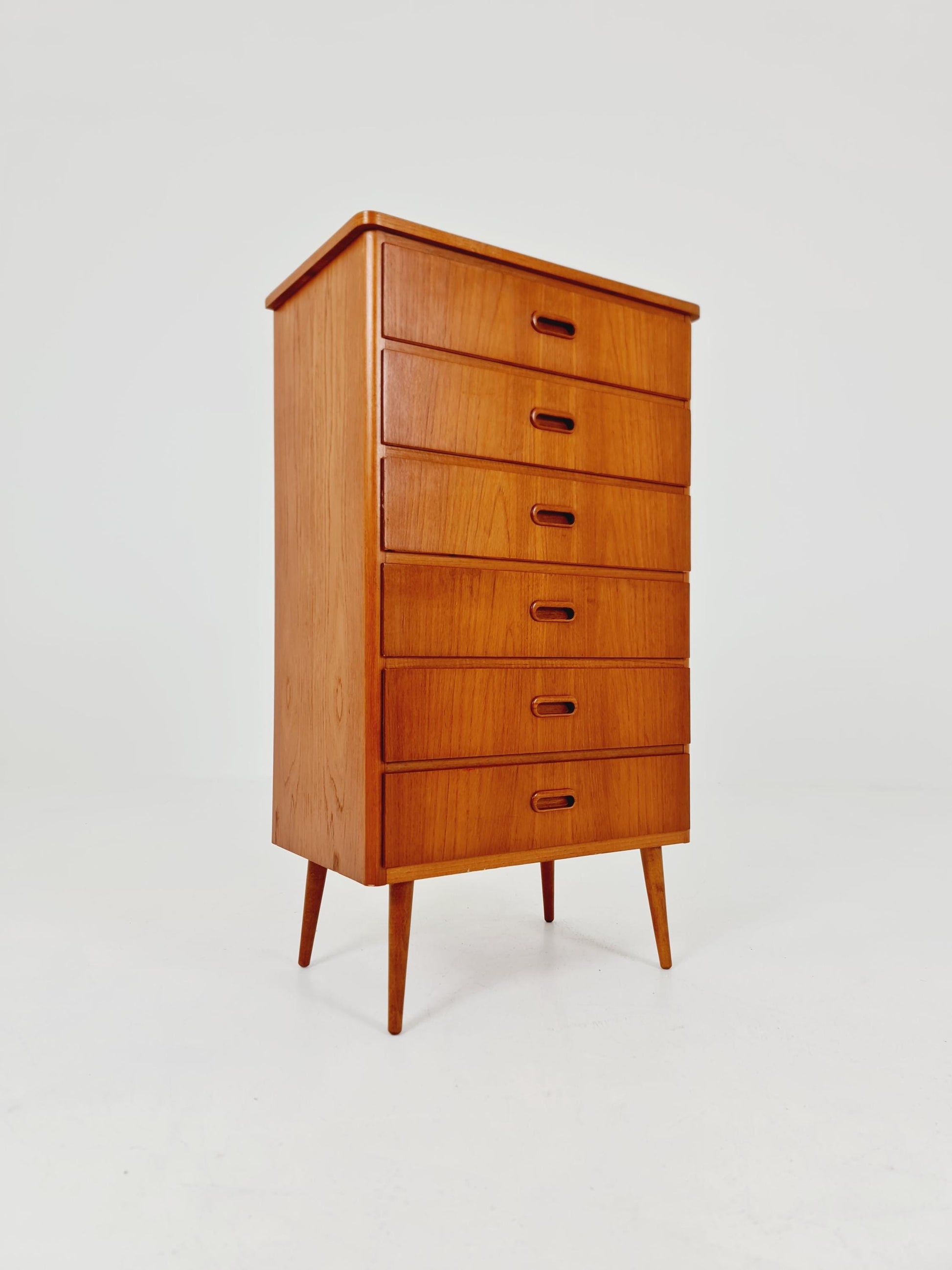 Midcentury danish design chest of drawers / drawer dresser /6 drawers cabinet, 1960s
