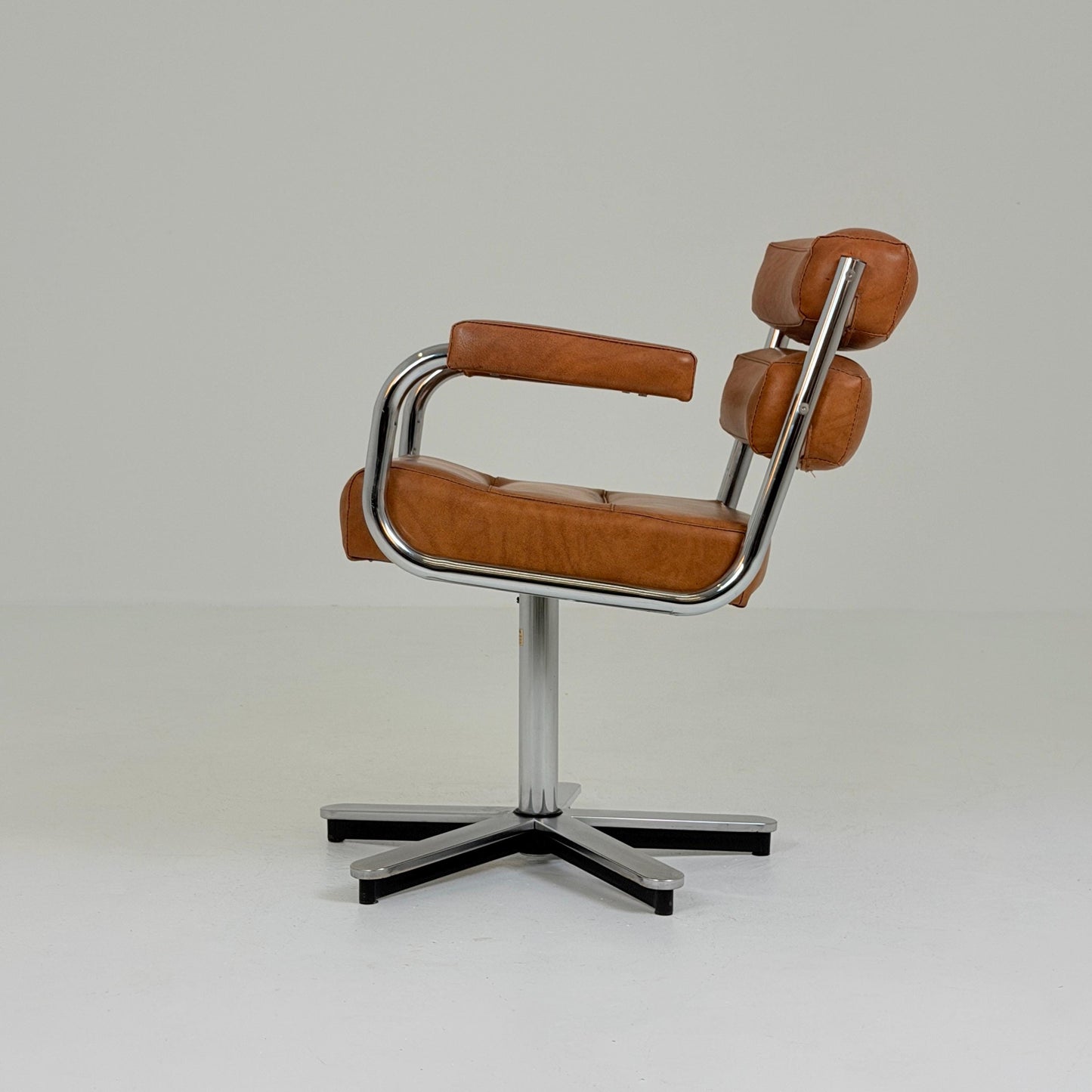 Mid-Century Bauhaus Executive Swivel Armchair | Cognac Leather & Chrome Star Base | Italy 1980s