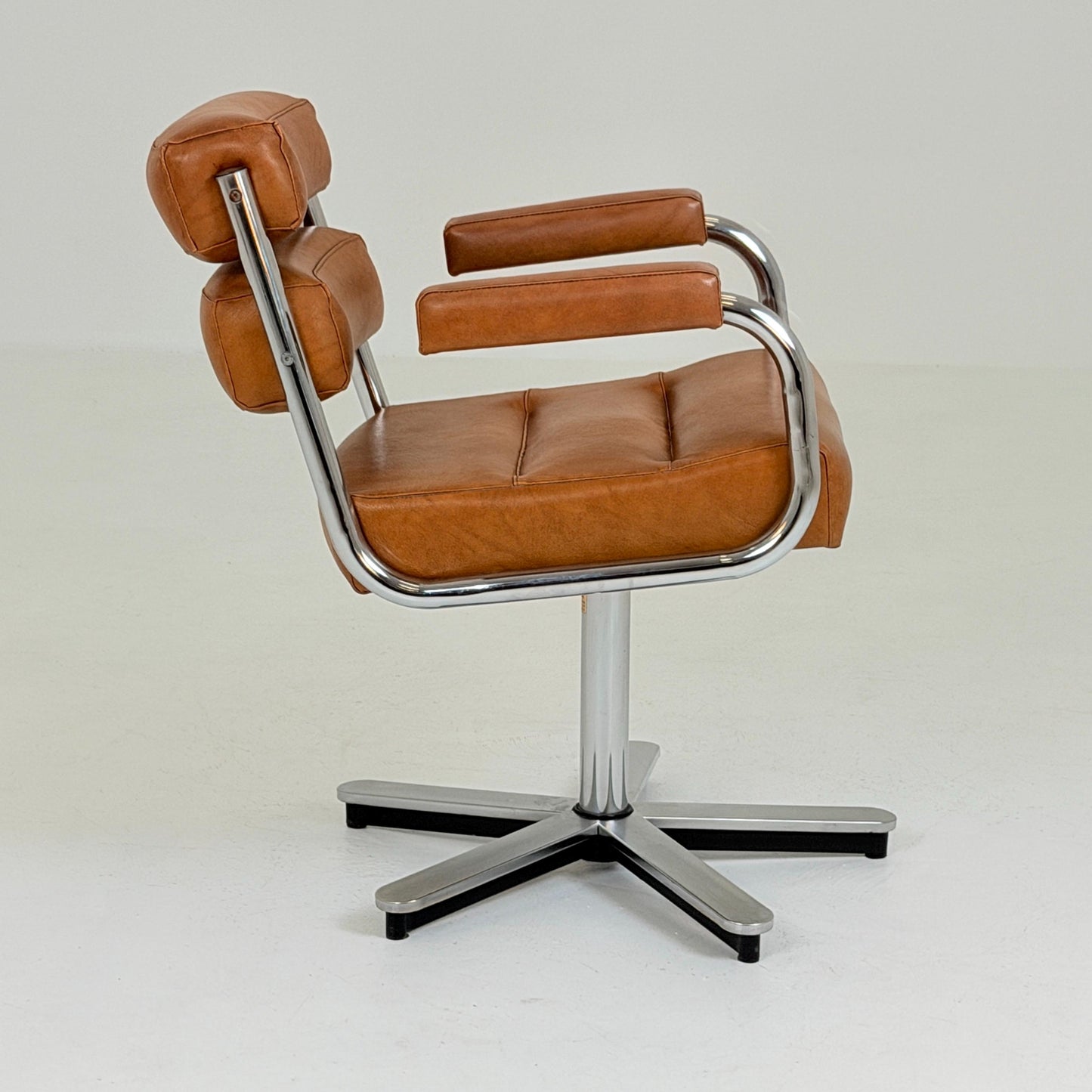 Mid-Century Bauhaus Executive Swivel Armchair | Cognac Leather & Chrome Star Base | Italy 1980s