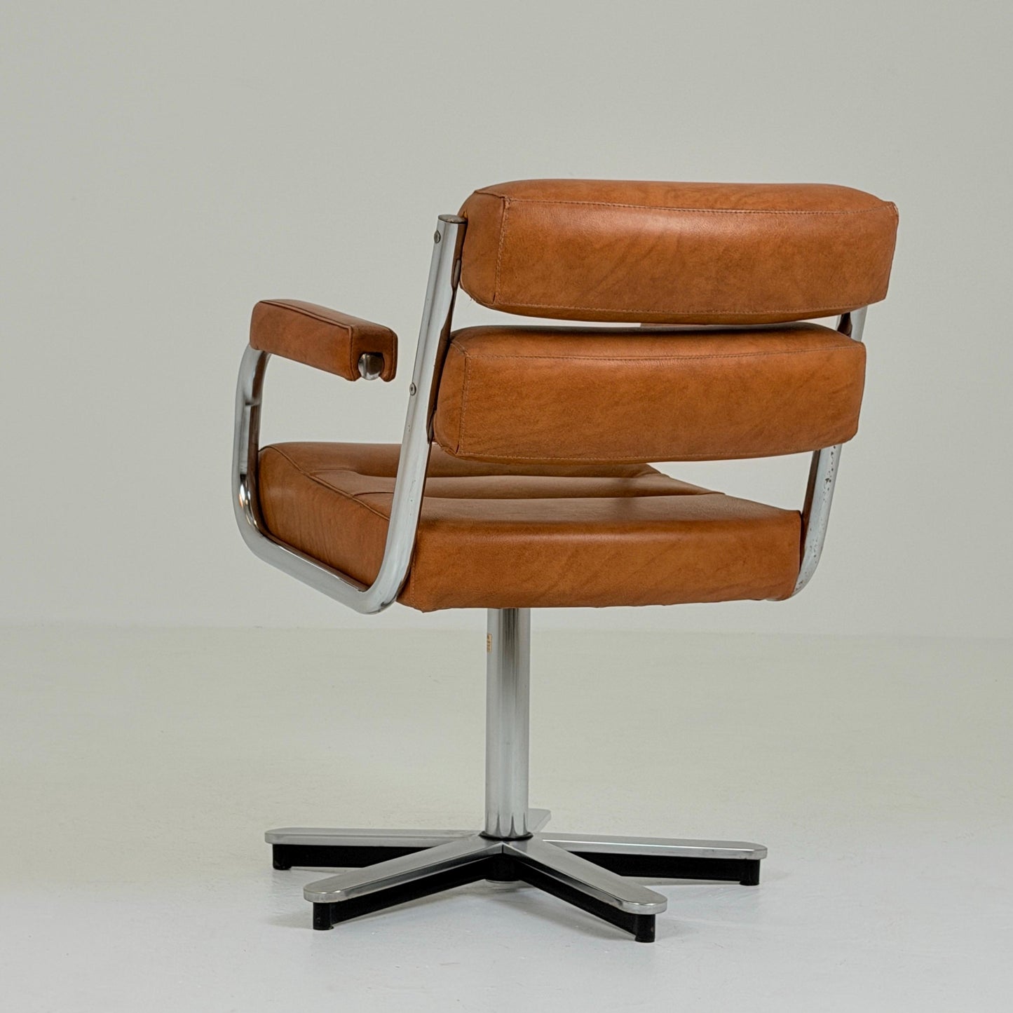 Mid-Century Bauhaus Executive Swivel Armchair | Cognac Leather & Chrome Star Base | Italy 1980s