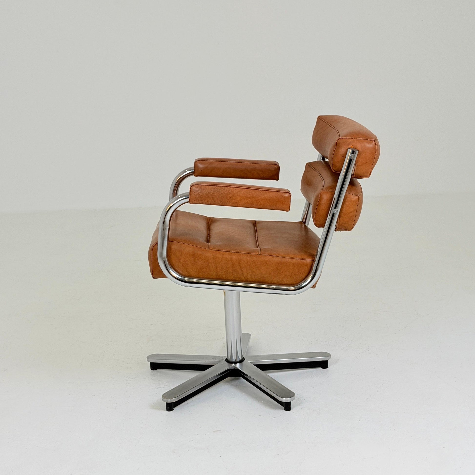 Mid-Century Bauhaus Executive Swivel Armchair | Cognac Leather & Chrome Star Base | Italy 1980s