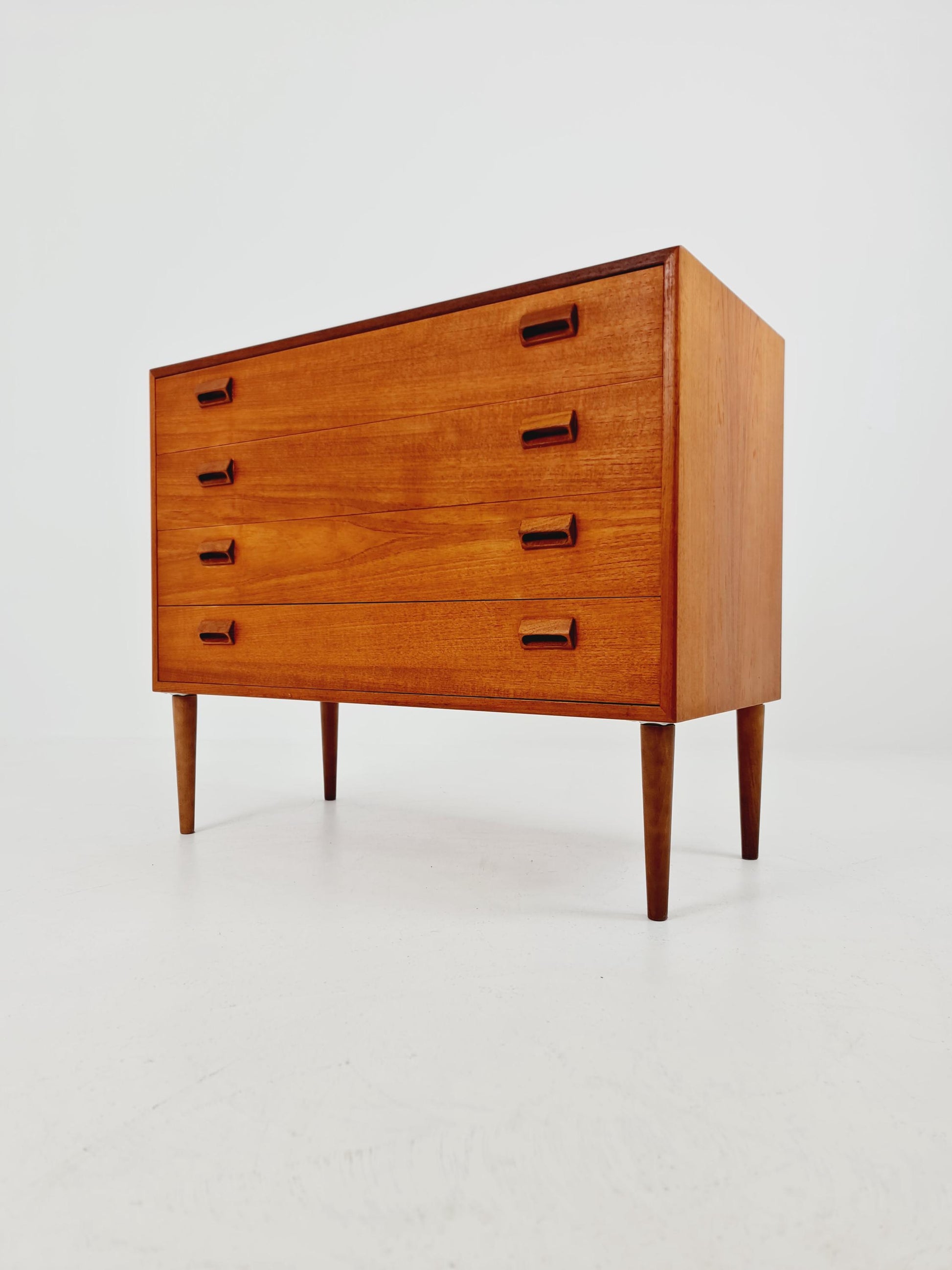 Midcentury danish design chest of drawers By Børge Mogensen For Søborg Mobelfabrik 1960s