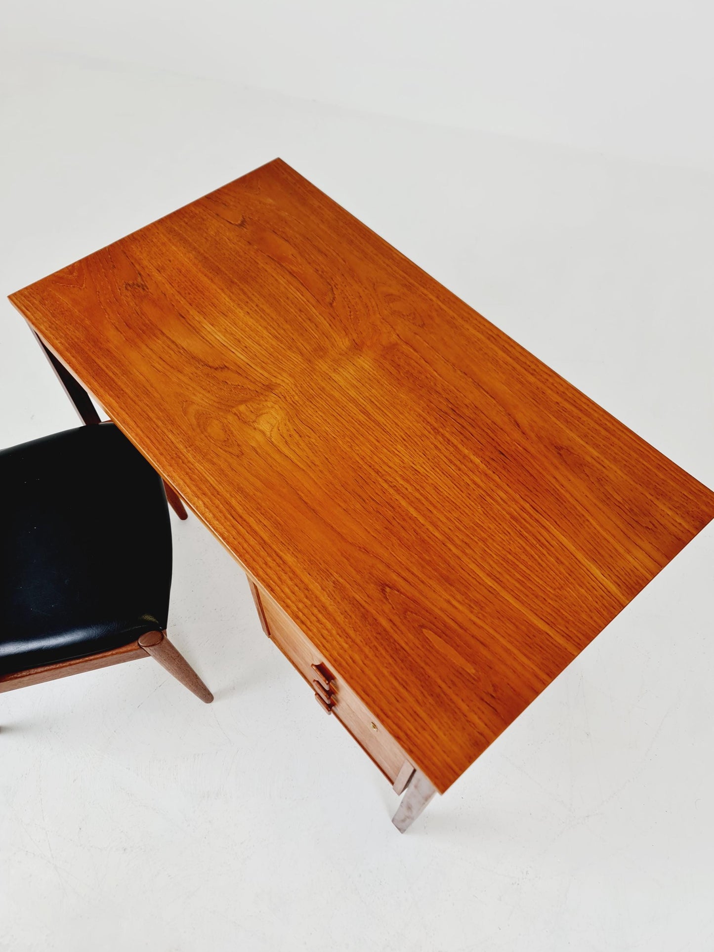 Midcentury Danish Teak Desk by Domino mobler, 1960s