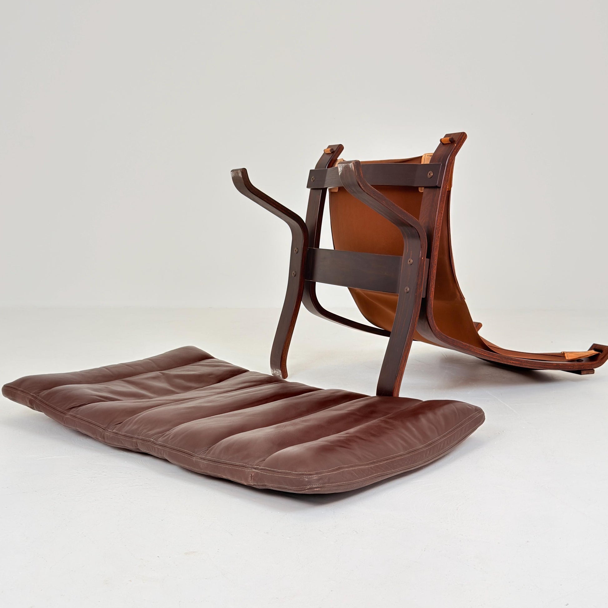 1 of 4 Mid century Focus Lounge Chairs Danish Modern Armchair | Mid Century Scandinavian Sling Chair by Bramin Denmark 1907s
