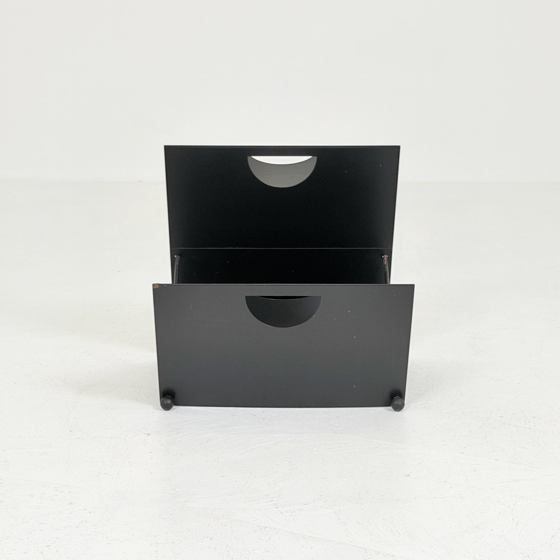 Mid century Postmodern Magazine Rack by Ettore Sottsass Style | Memphis Design |Italy 1980s