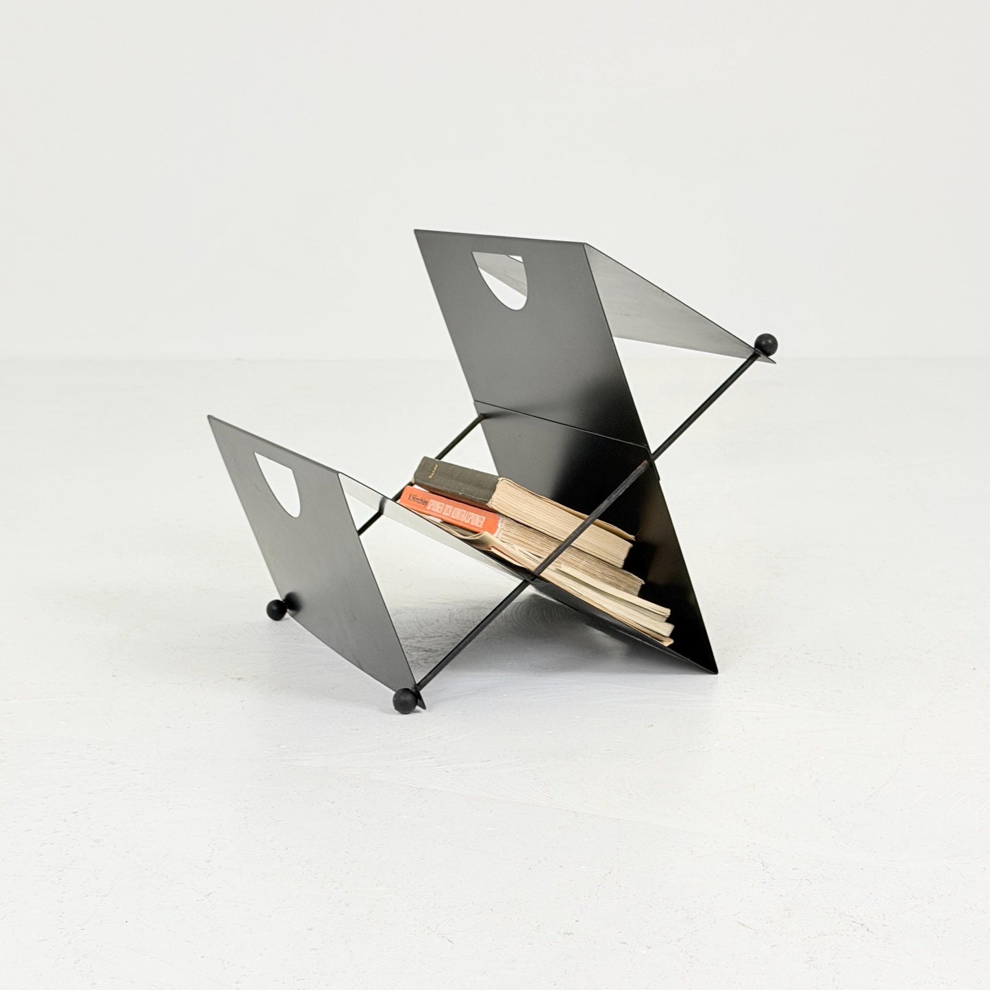 Mid century Postmodern Magazine Rack by Ettore Sottsass Style | Memphis Design |Italy 1980s