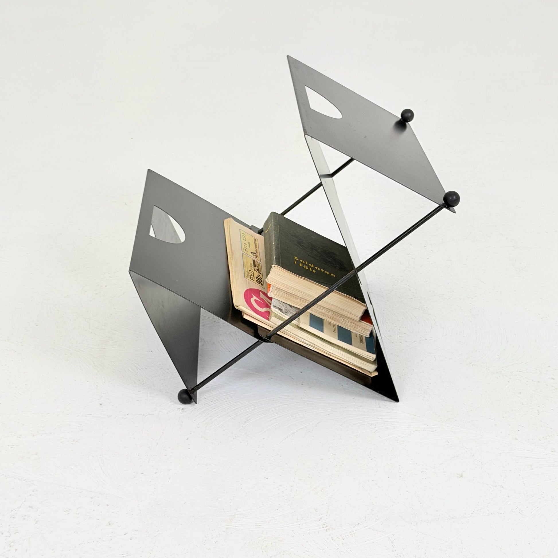 Mid century Postmodern Magazine Rack by Ettore Sottsass Style | Memphis Design |Italy 1980s