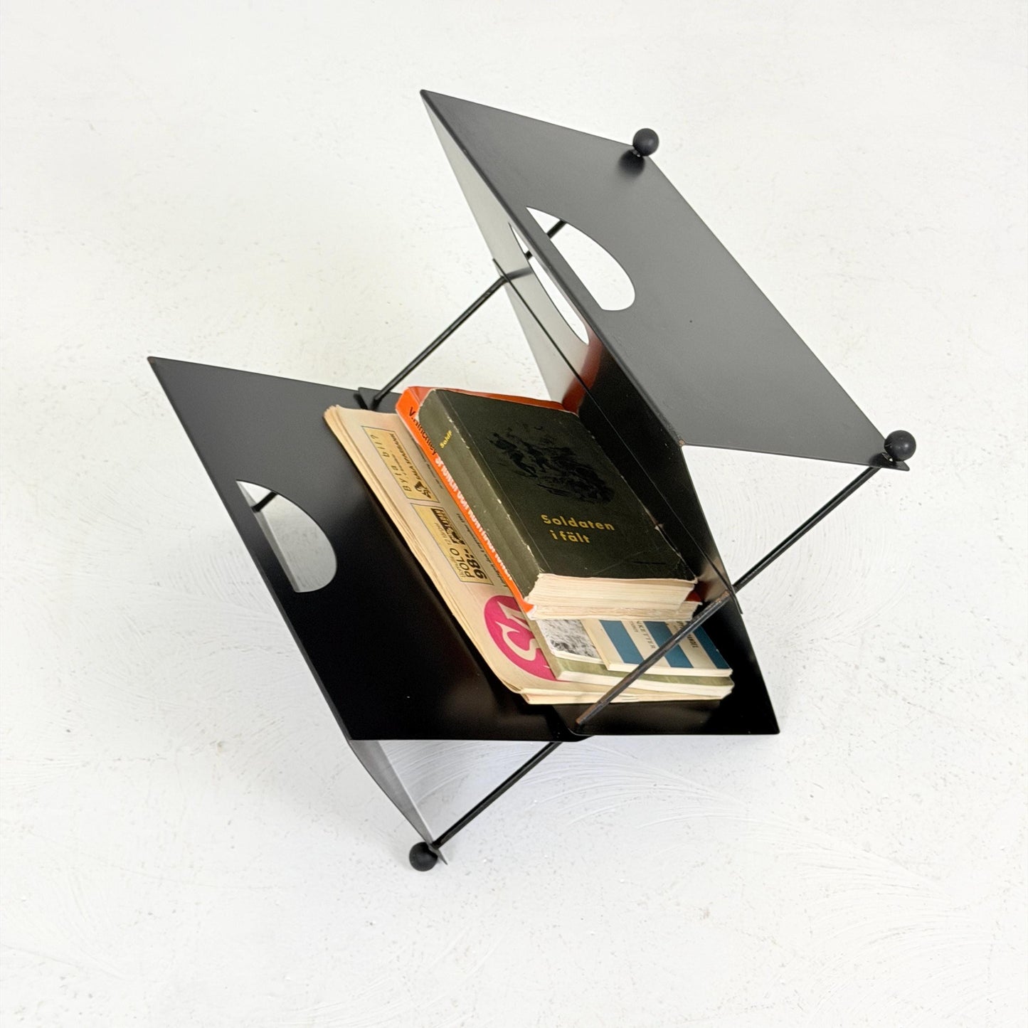 Mid century Postmodern Magazine Rack by Ettore Sottsass Style | Memphis Design |Italy 1980s
