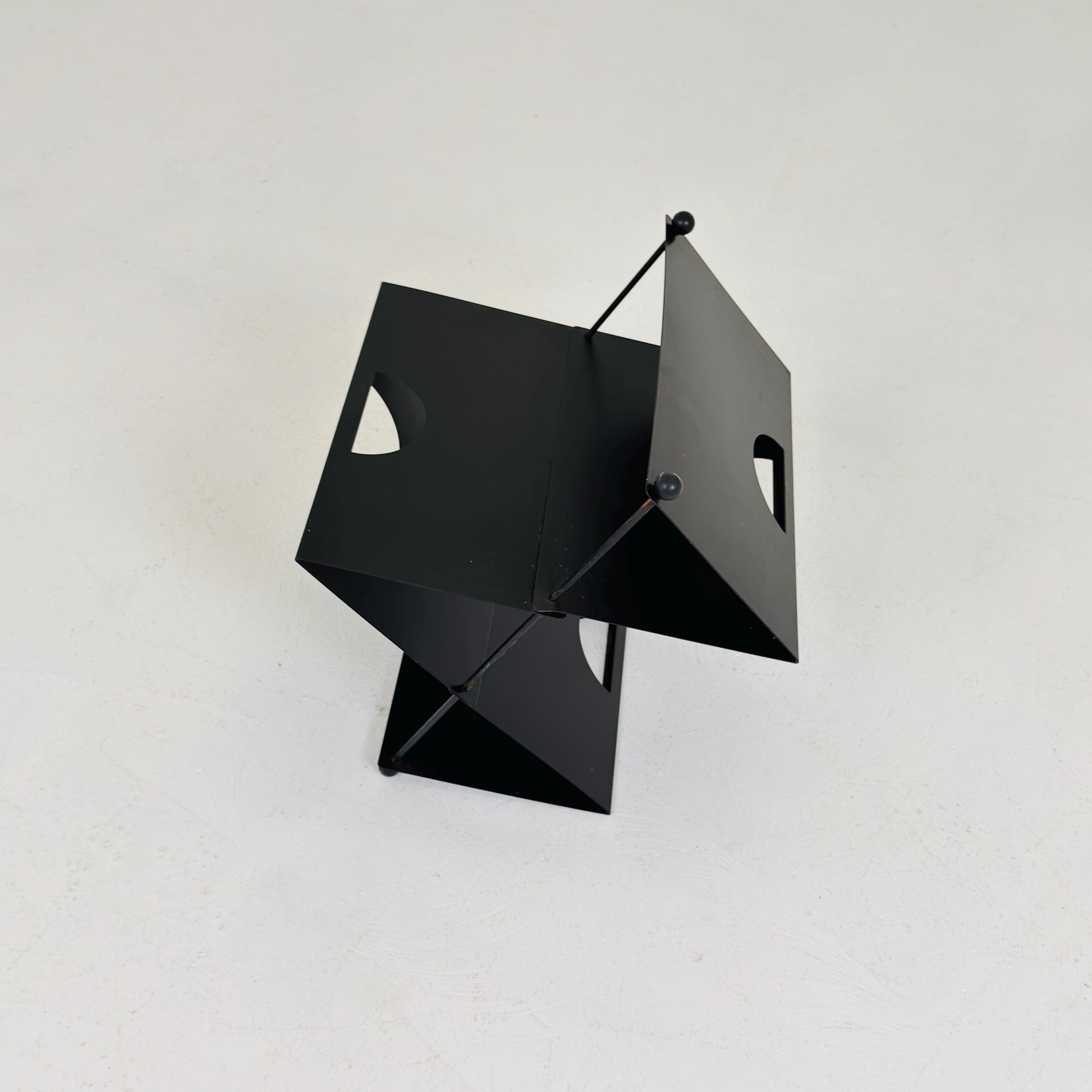 Mid century Postmodern Magazine Rack by Ettore Sottsass Style | Memphis Design |Italy 1980s