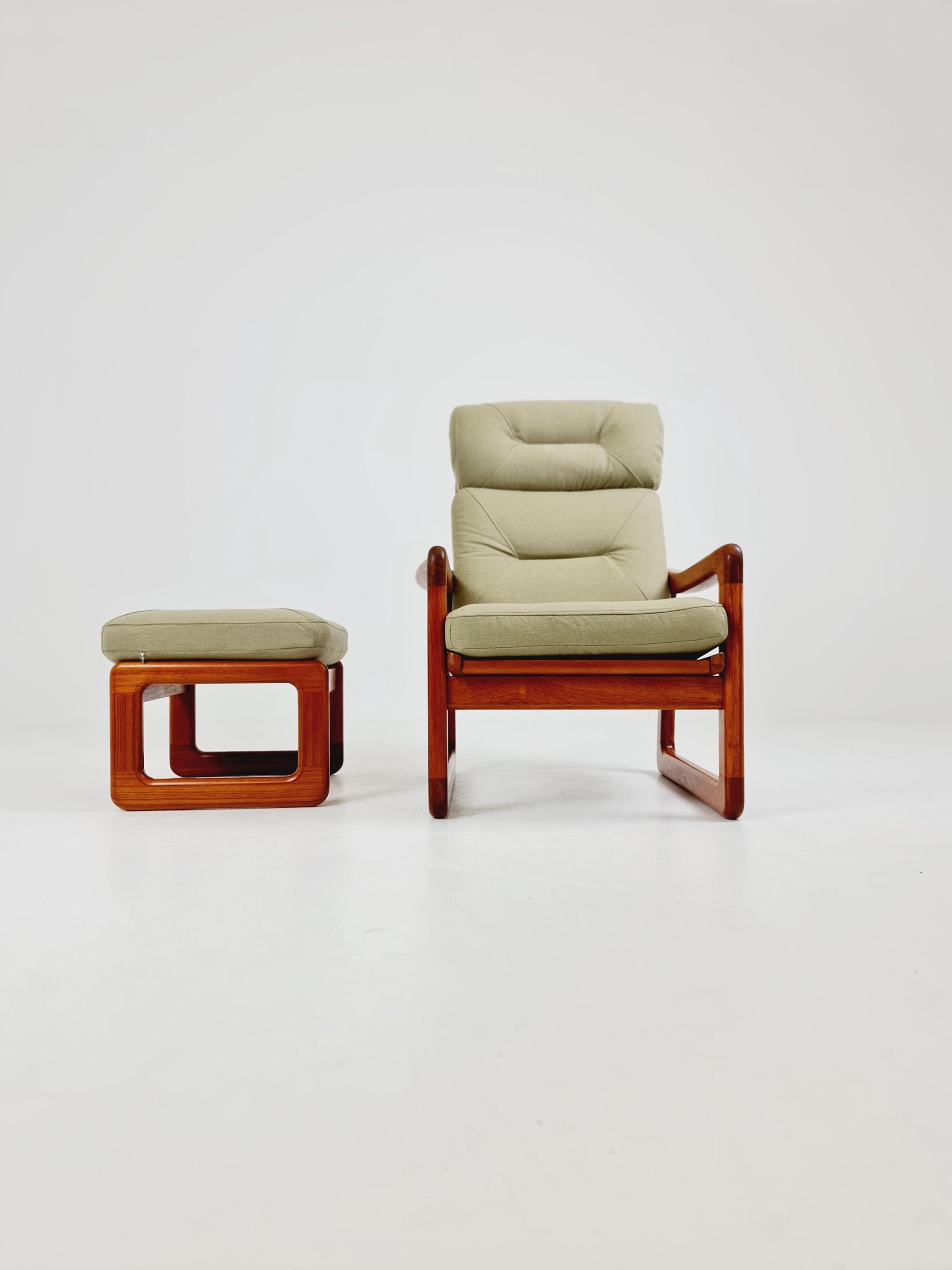 Mid century teak easy lounge chairs With Ottoman by Johannes Andersen for Holsterbo Möbelfabrik , 1960s