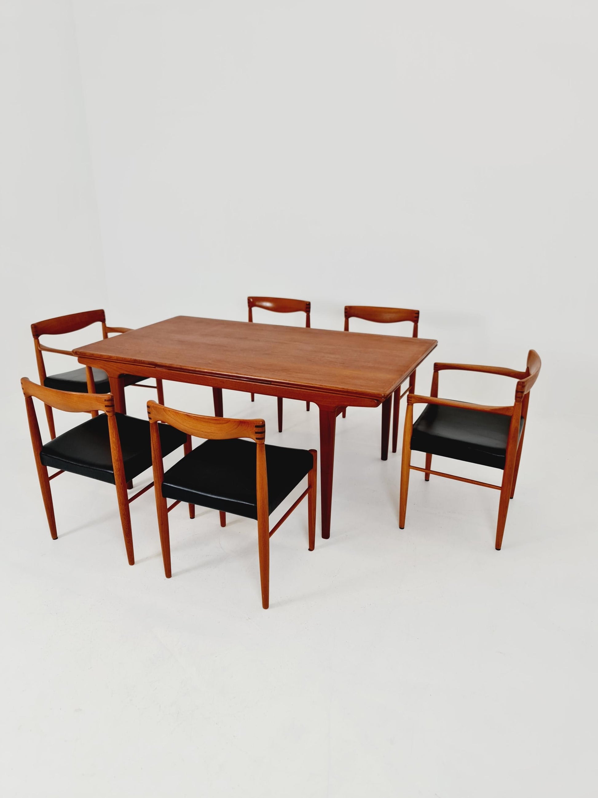 Vintage Danish Teak Dining table by Johannes Andersen for Uldum, 1960s