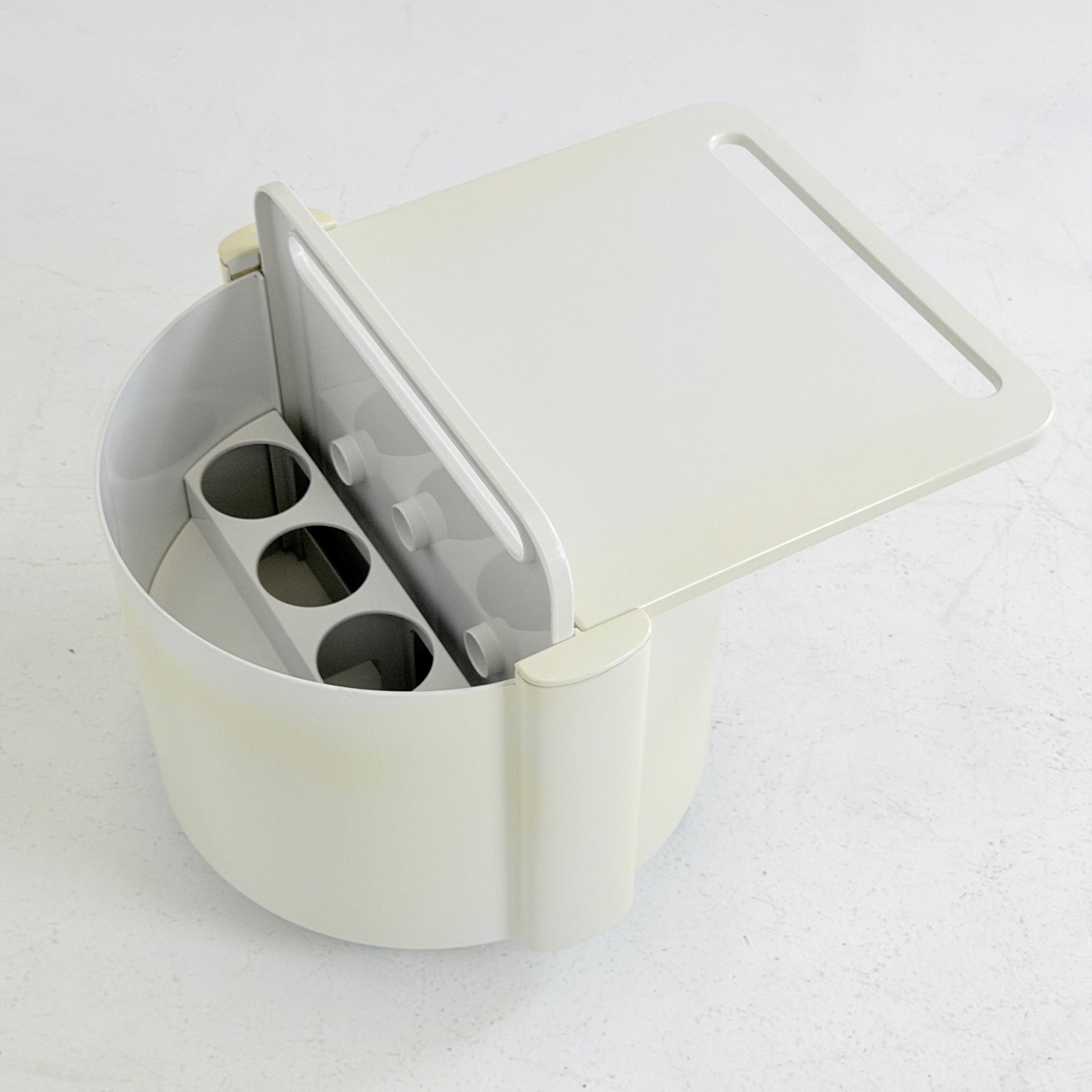 Mid century Livia Castelli Mobile Bar & Serving Trolley | FAIN Italy | Off-White ABS Plastic Italy 1970s