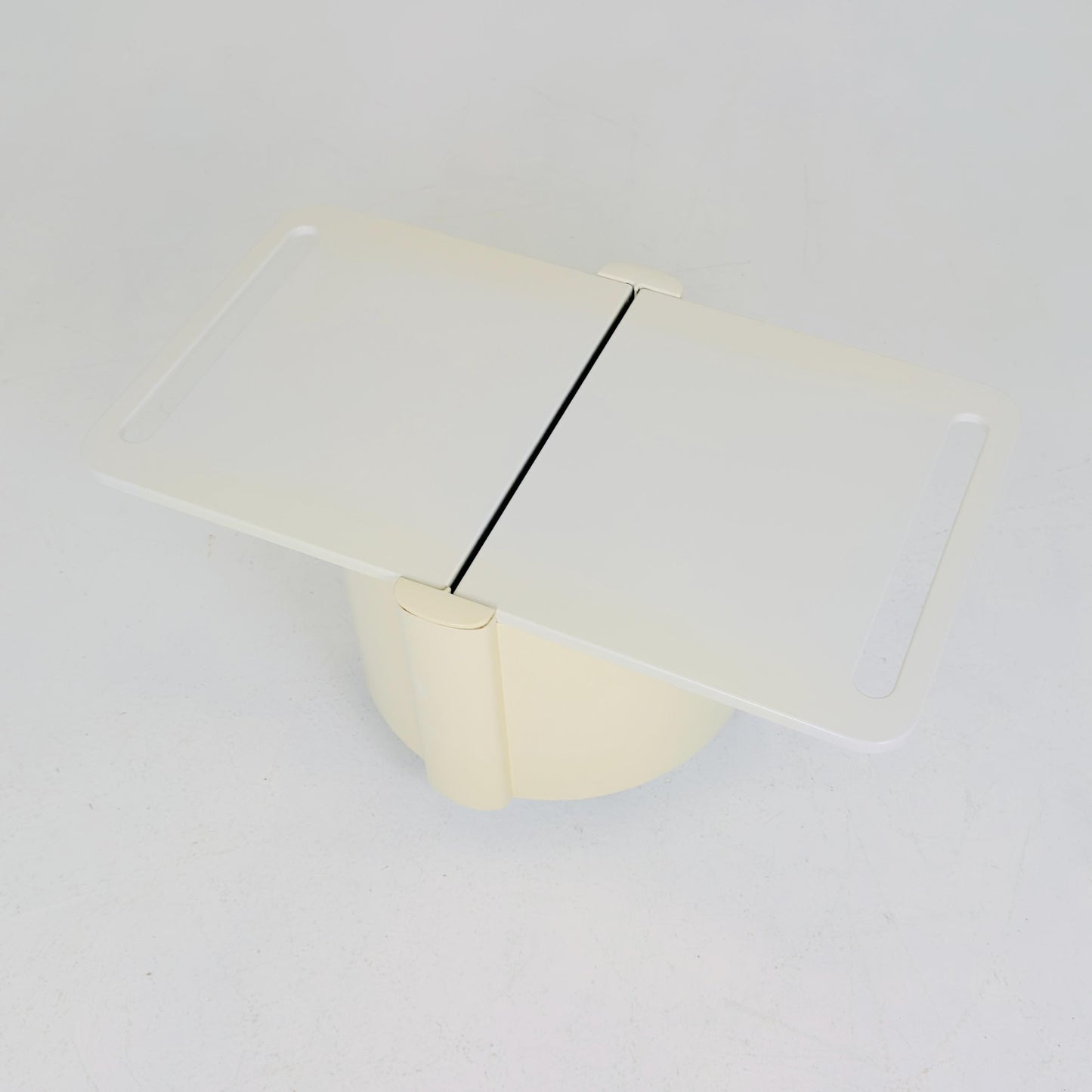 Mid century Livia Castelli Mobile Bar & Serving Trolley | FAIN Italy | Off-White ABS Plastic Italy 1970s