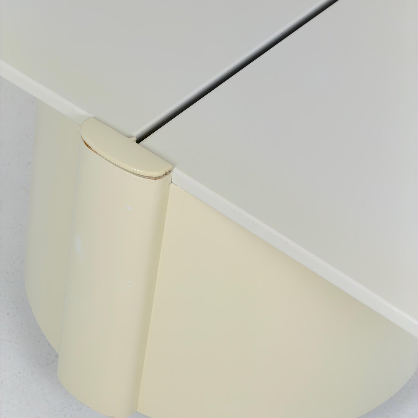 Mid century Livia Castelli Mobile Bar & Serving Trolley | FAIN Italy | Off-White ABS Plastic Italy 1970s