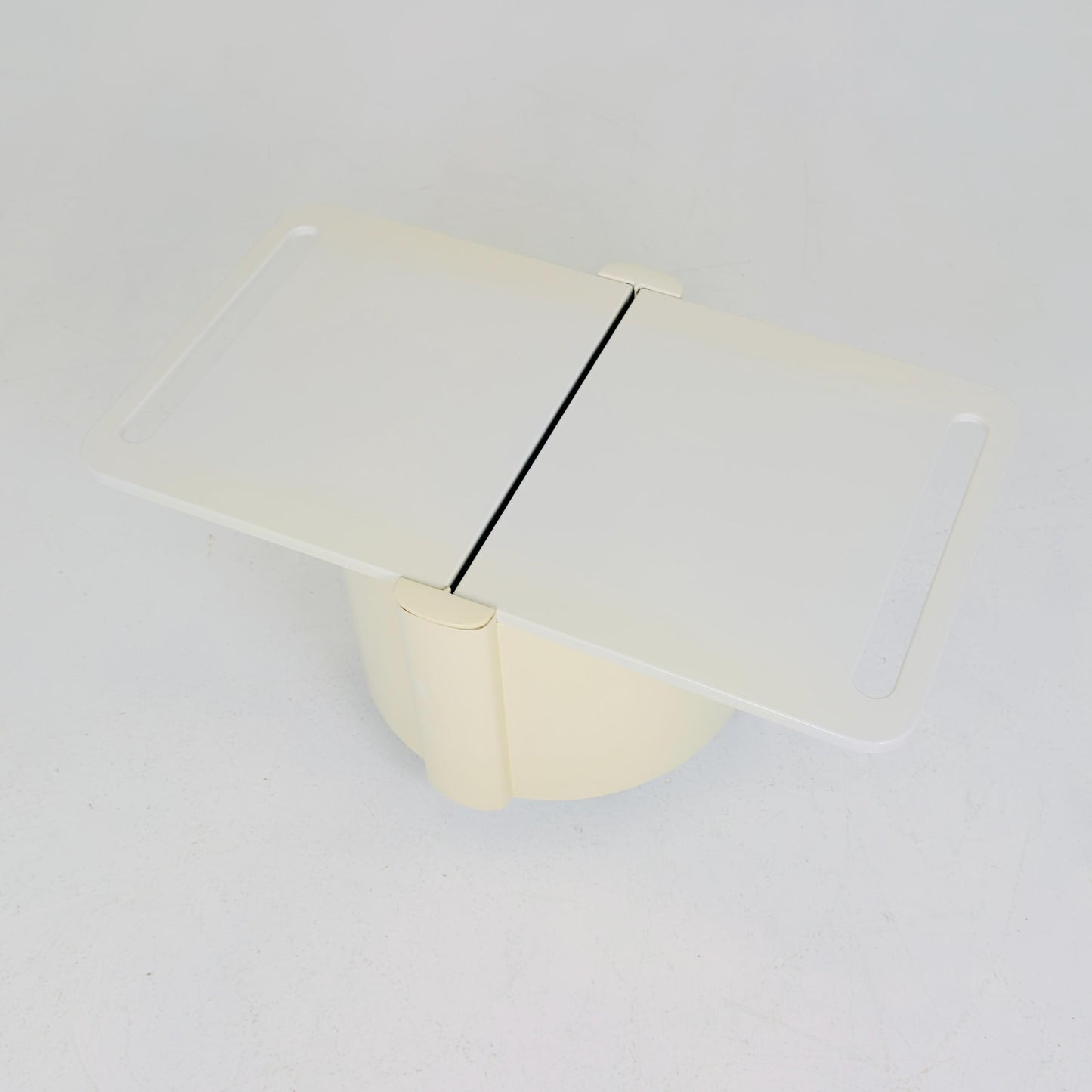 Mid century Livia Castelli Mobile Bar & Serving Trolley | FAIN Italy | Off-White ABS Plastic Italy 1970s
