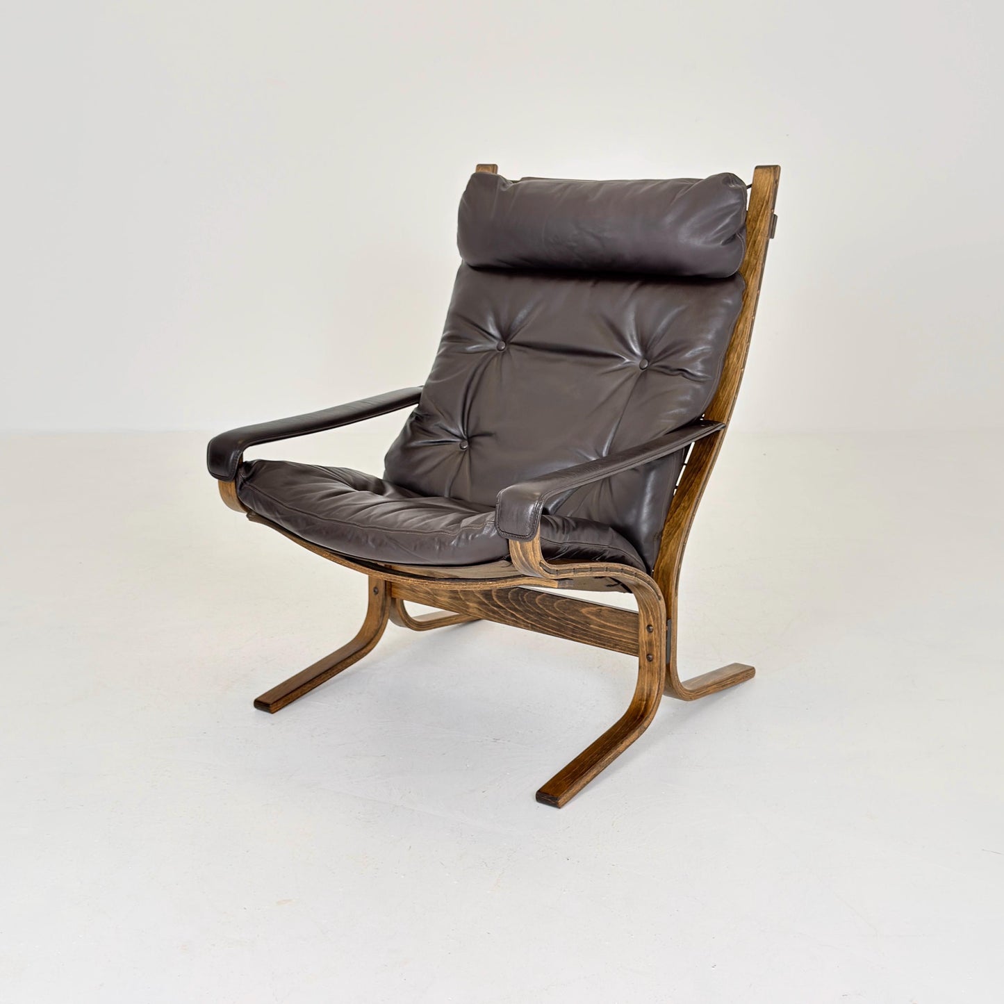 Mid century Ingmar Relling Danish Modern Siesta brown leather Chair with High Back and Armrests from Westnofa Norway 1960s