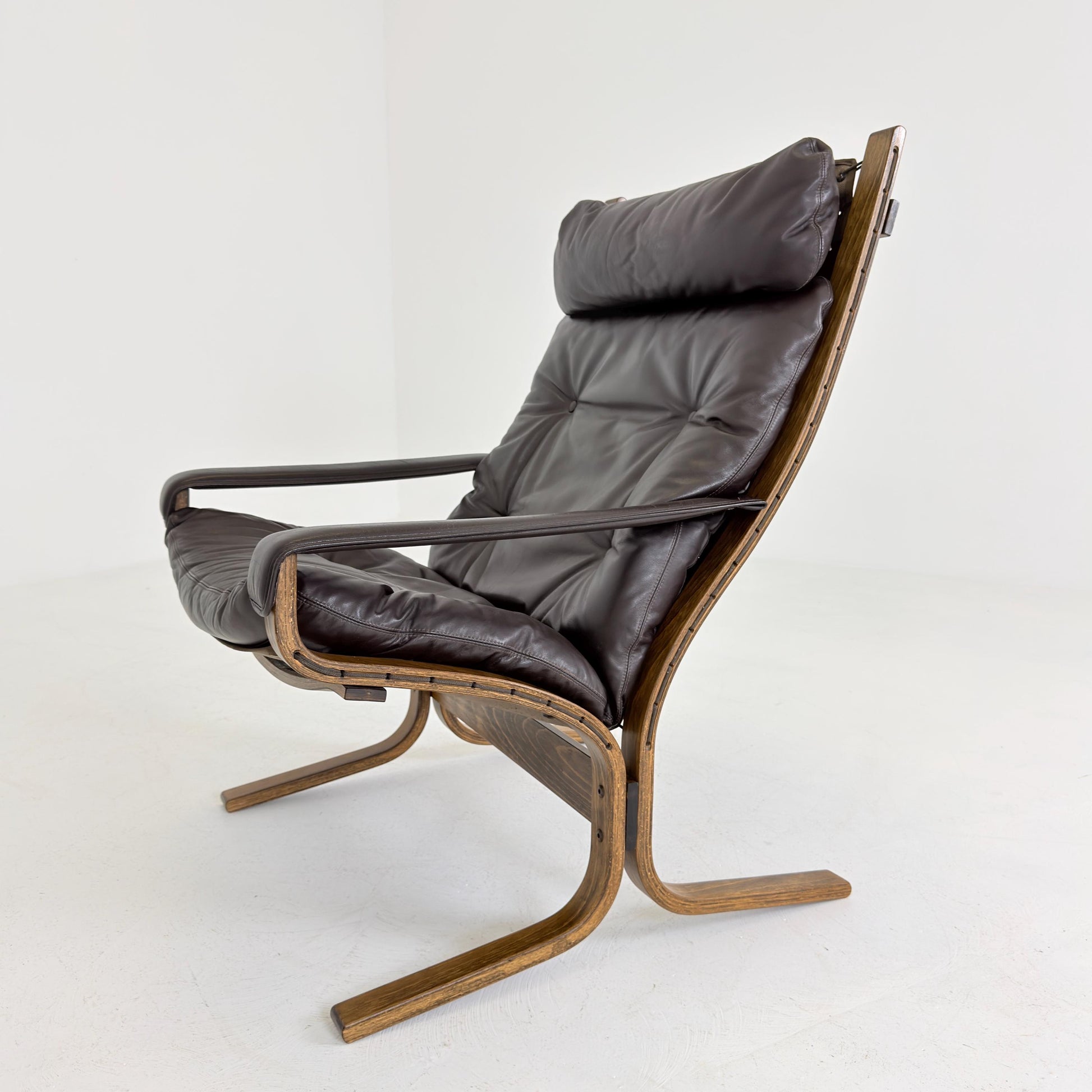 Mid century Ingmar Relling Danish Modern Siesta brown leather Chair with High Back and Armrests from Westnofa Norway 1960s