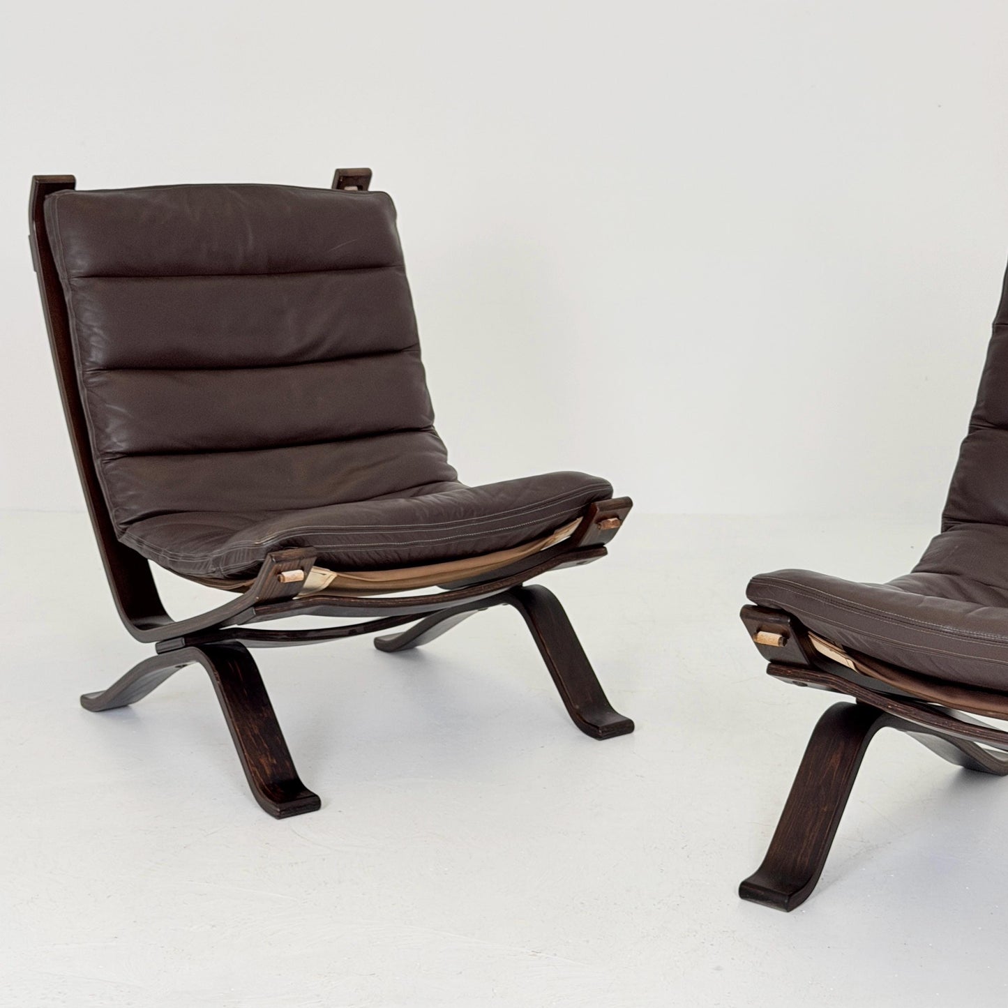 Set of 2 Mid century Focus Lounge Chairs Danish Modern Armchair | Mid Century Scandinavian Sling Chair by Bramin Denmark 1907s