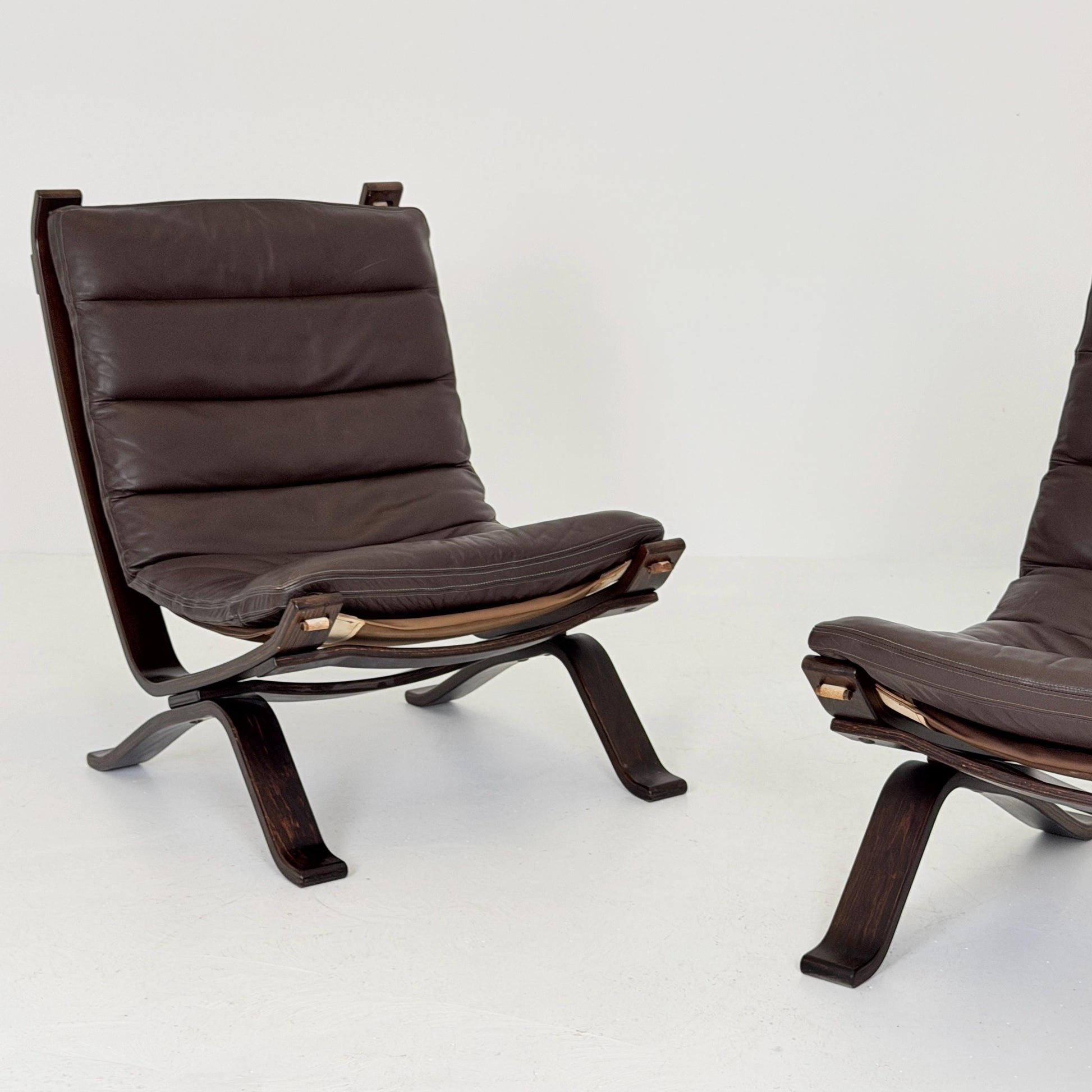 Set of 2 Mid century Focus Lounge Chairs Danish Modern Armchair | Mid Century Scandinavian Sling Chair by Bramin Denmark 1907s