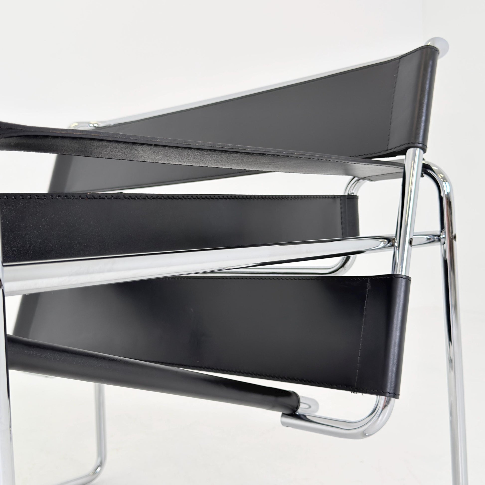 Mid century Bauhaus Orginal Wassily Chair B3 by Marcel Breuer for Gavina, Italy, 1960s