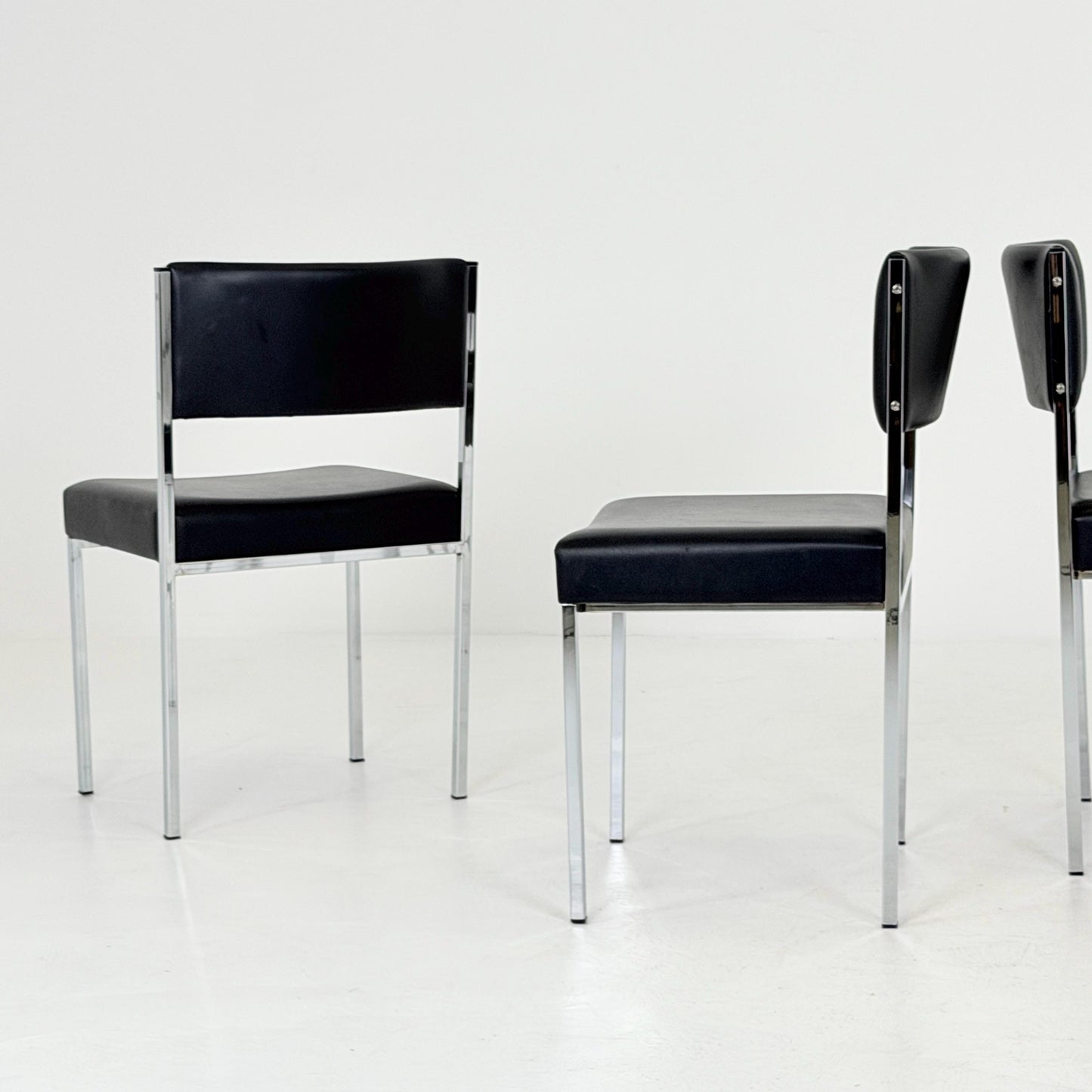 Set of 4 Mid-Century Bauhaus Dining Chairs | 1980s Italy