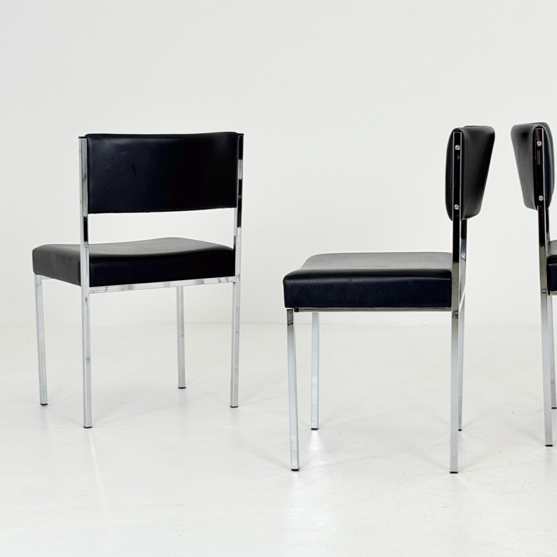 Set of 4 Mid-Century Bauhaus Dining Chairs | 1980s Italy
