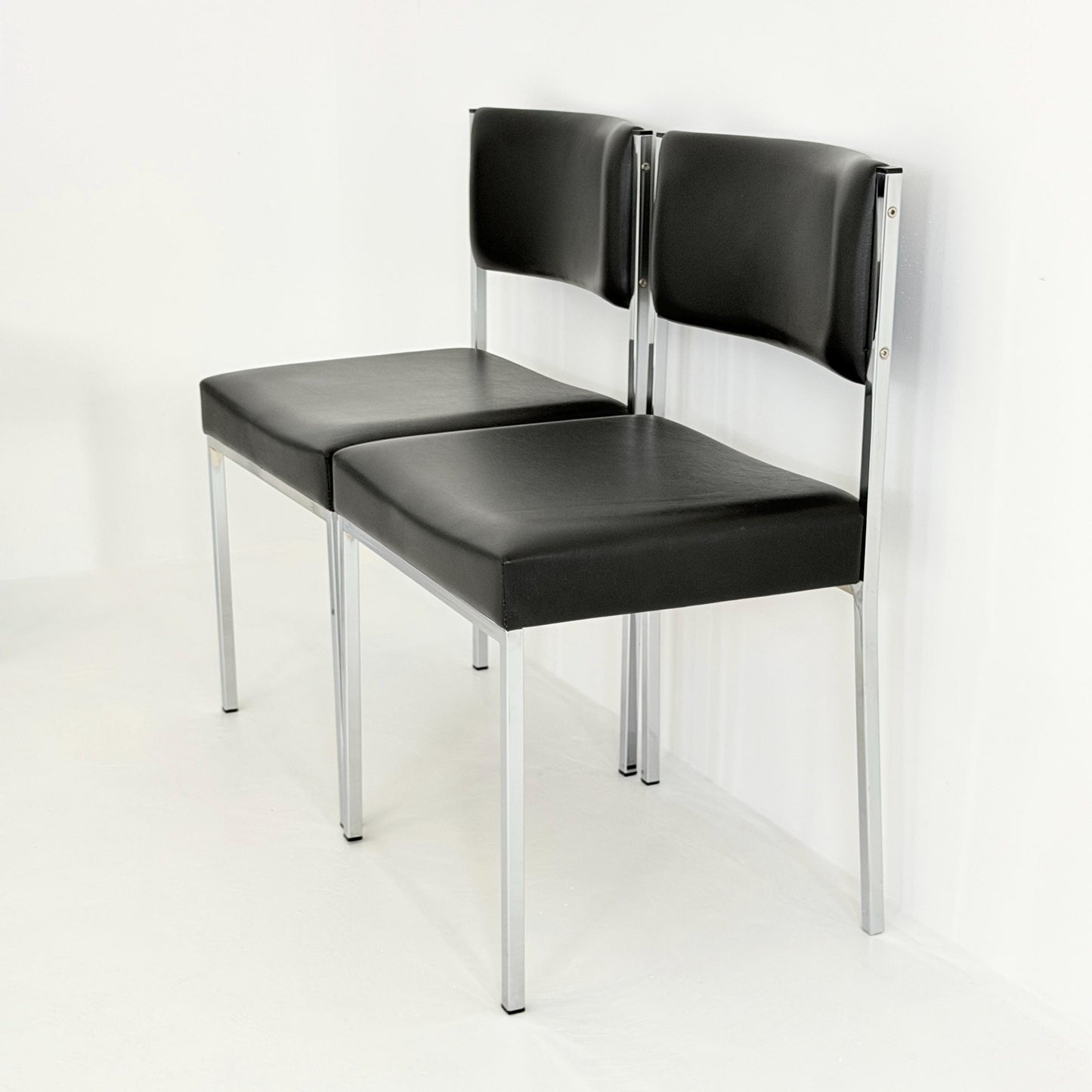 Set of 4 Mid-Century Bauhaus Dining Chairs | 1980s Italy